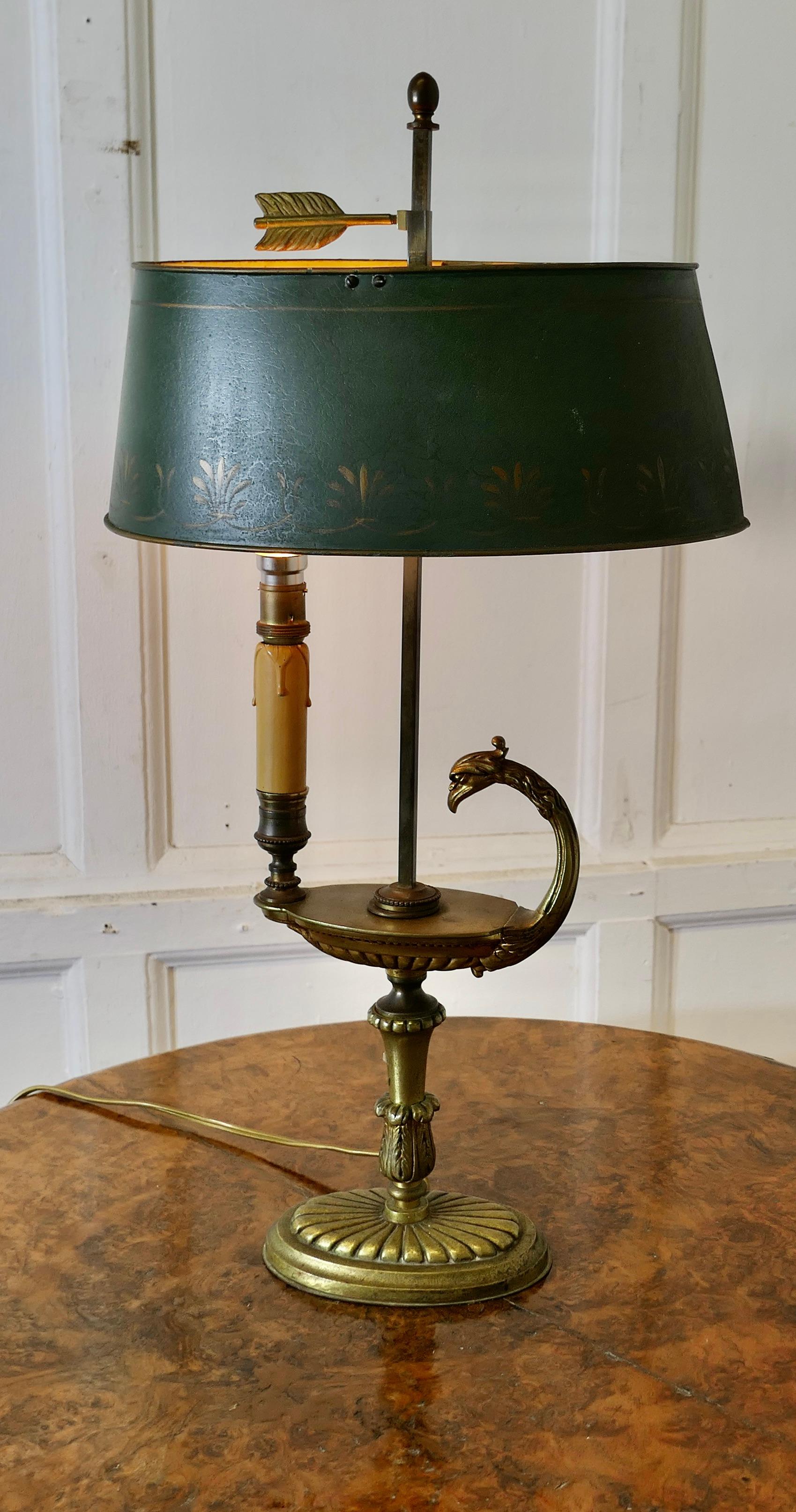 Laiton Lampe de bureau en faïence peinte et laiton  Une belle pièce en vente