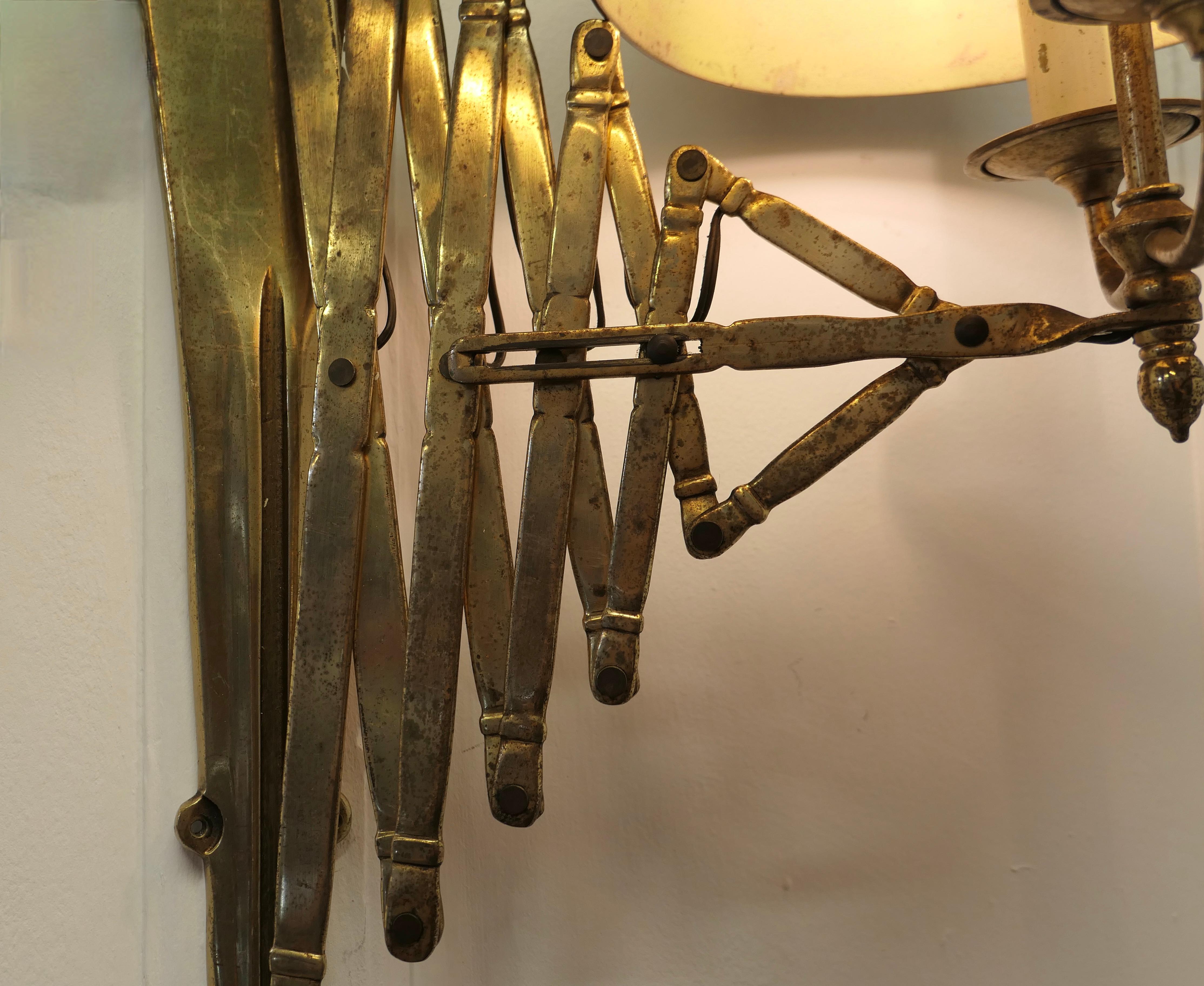 French Painted Toleware and Brass Twin Scissor Lamp  For Sale 1