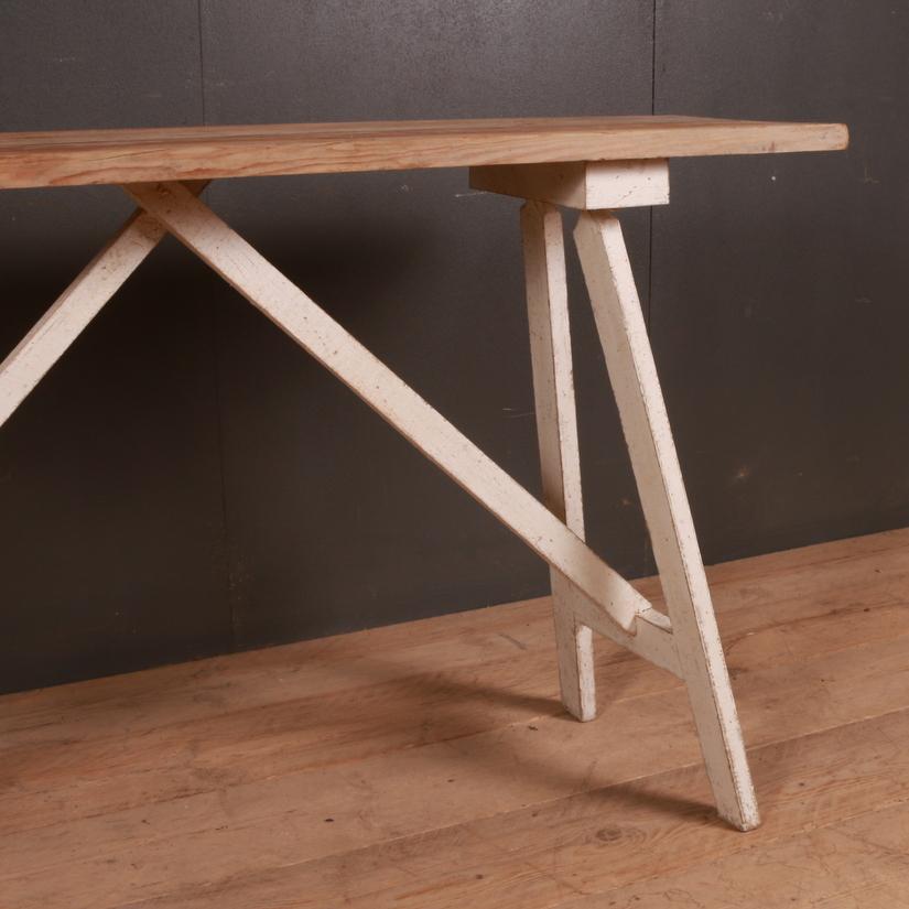 French Painted Trestle Table (Französisch)