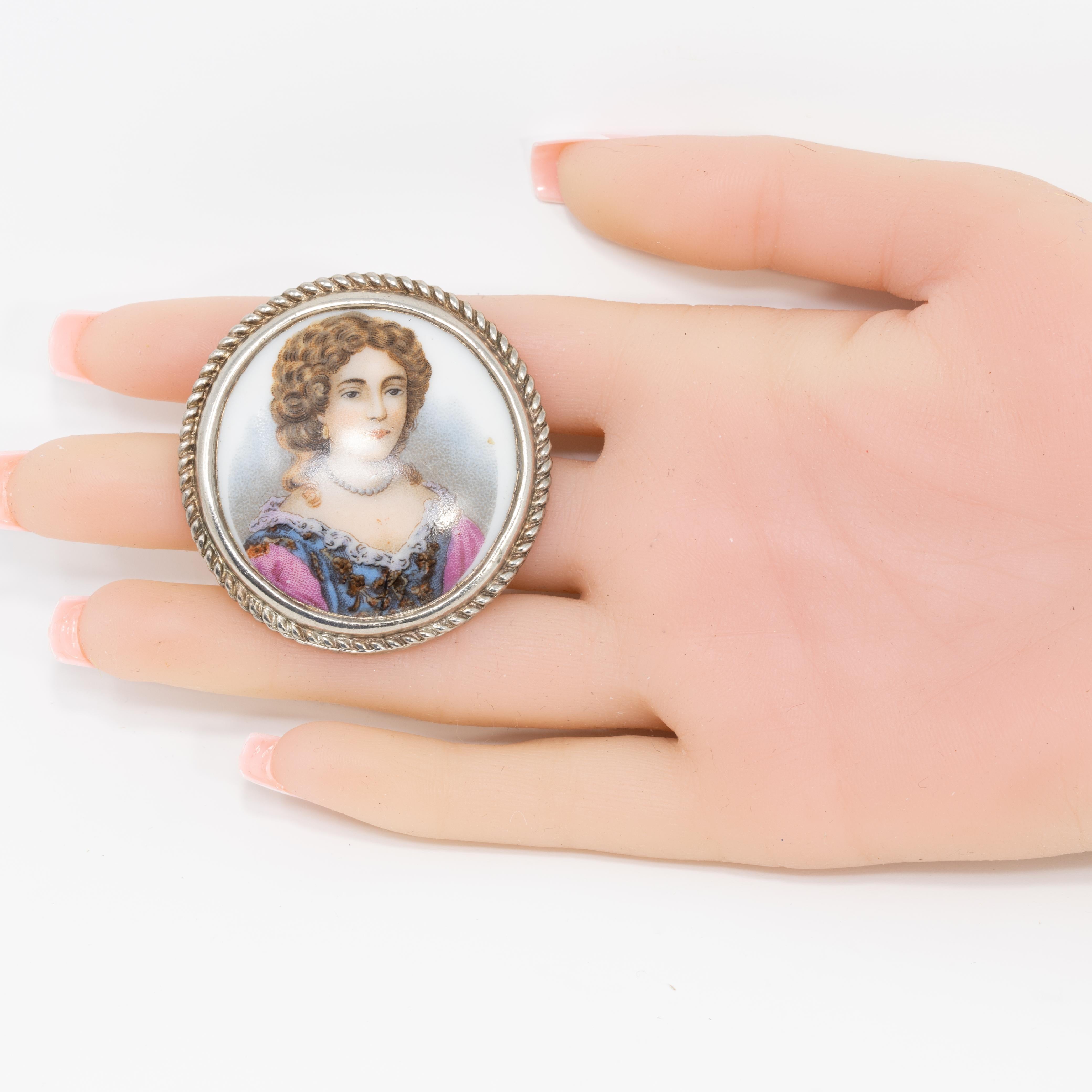 French Painted Woman Portrait Round Pin Pendant in Silver Setting, Mid 1900s In Good Condition For Sale In Milford, DE