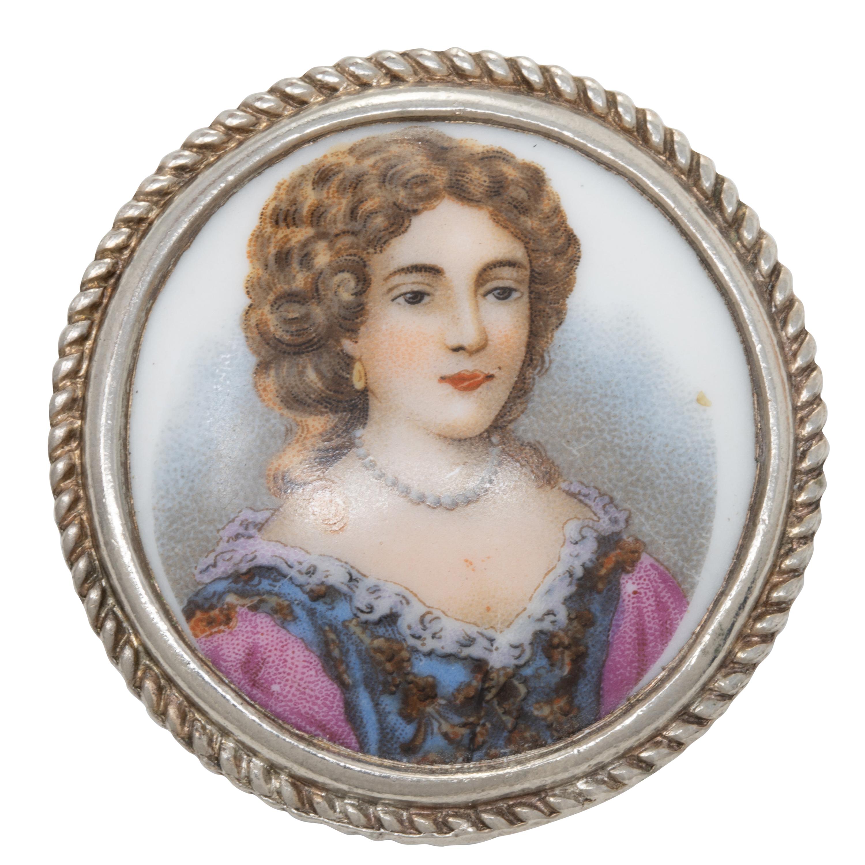 French Painted Woman Portrait Round Pin Pendant in Silver Setting, Mid 1900s