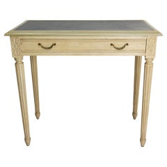Table d'appoint en Wood Wood peint et laiton Table d'écriture à un tiroir, circa 1910