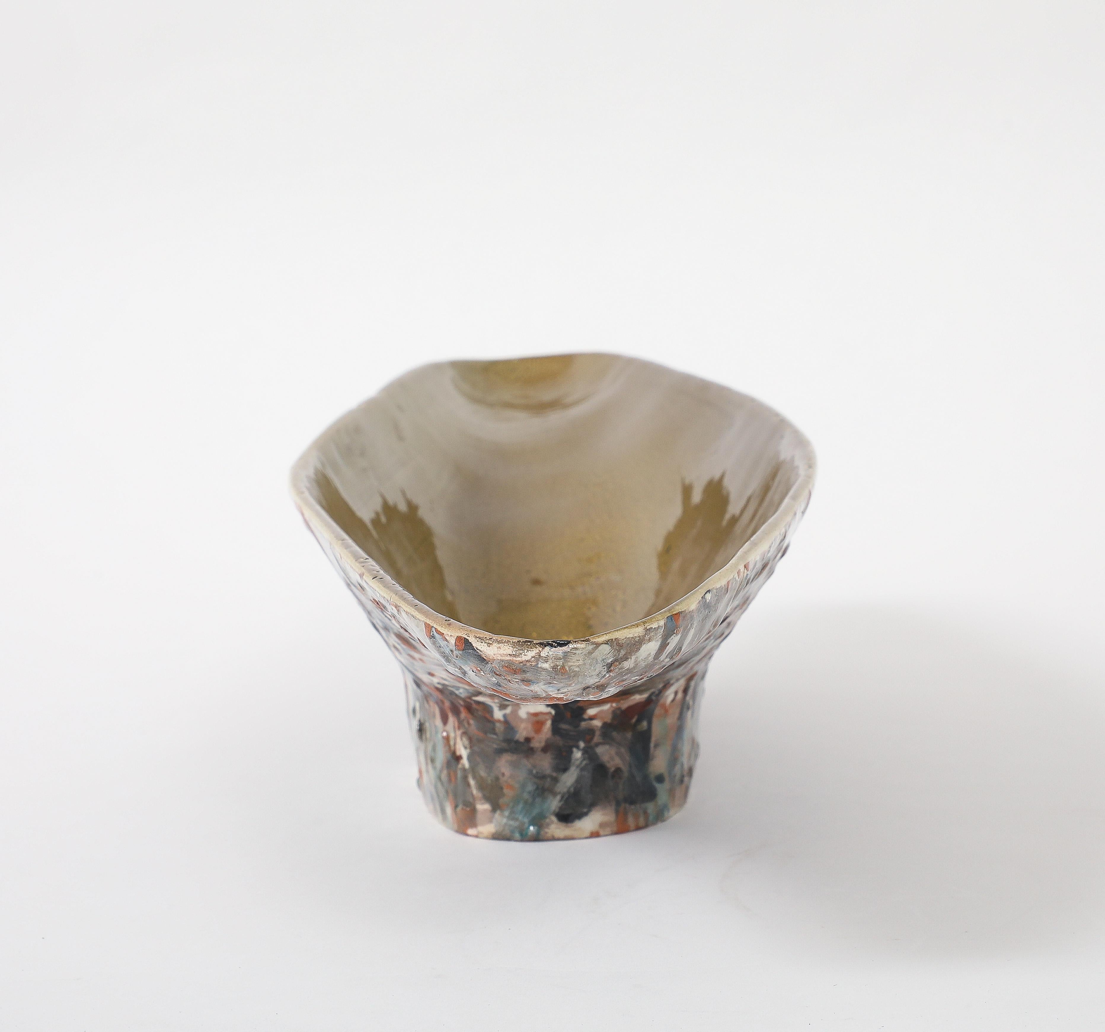 Centrotavola francese in ceramica smaltata a colori In condizioni buone in vendita a New York, NY