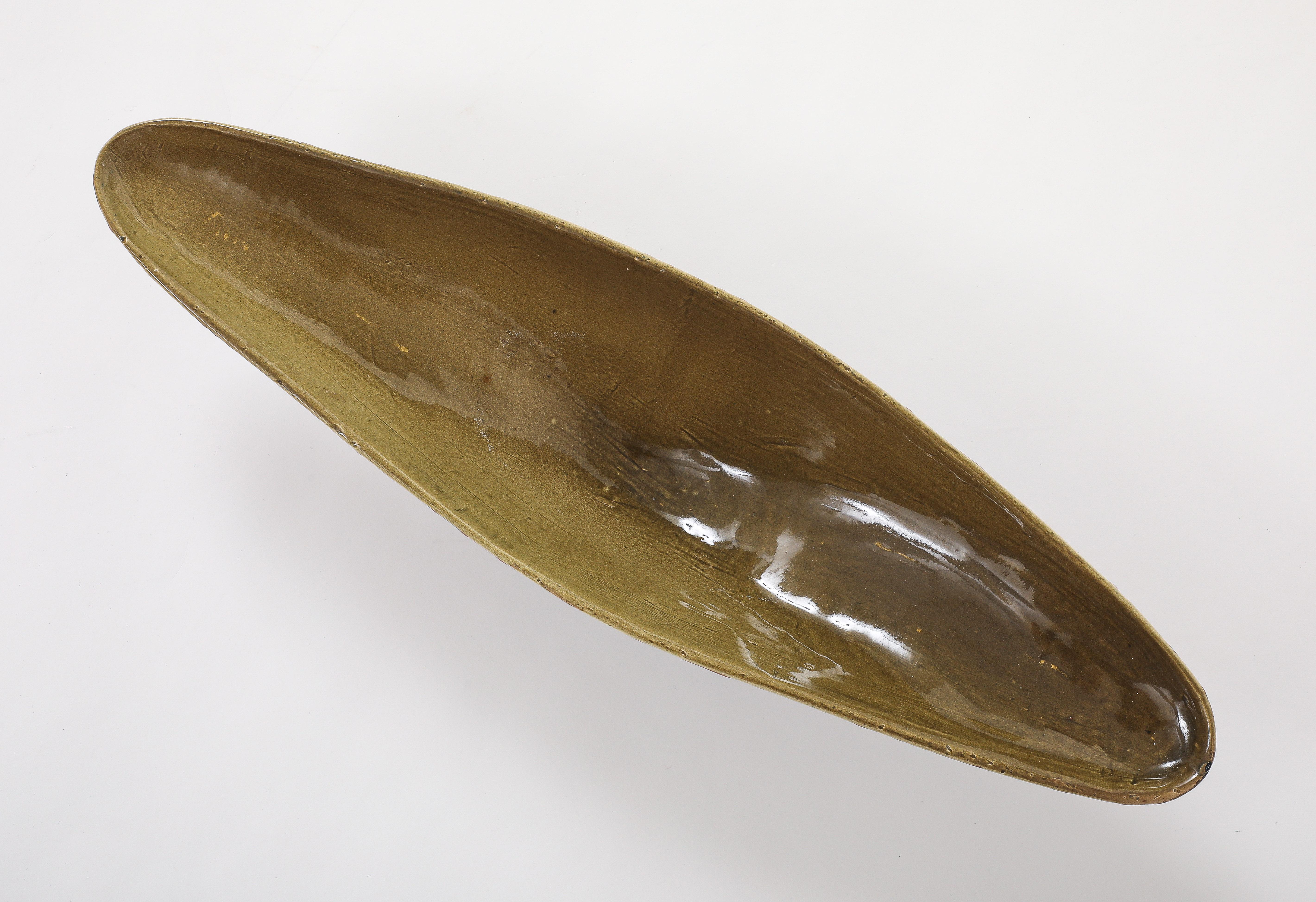 Centrotavola francese in ceramica smaltata a colori in vendita 1