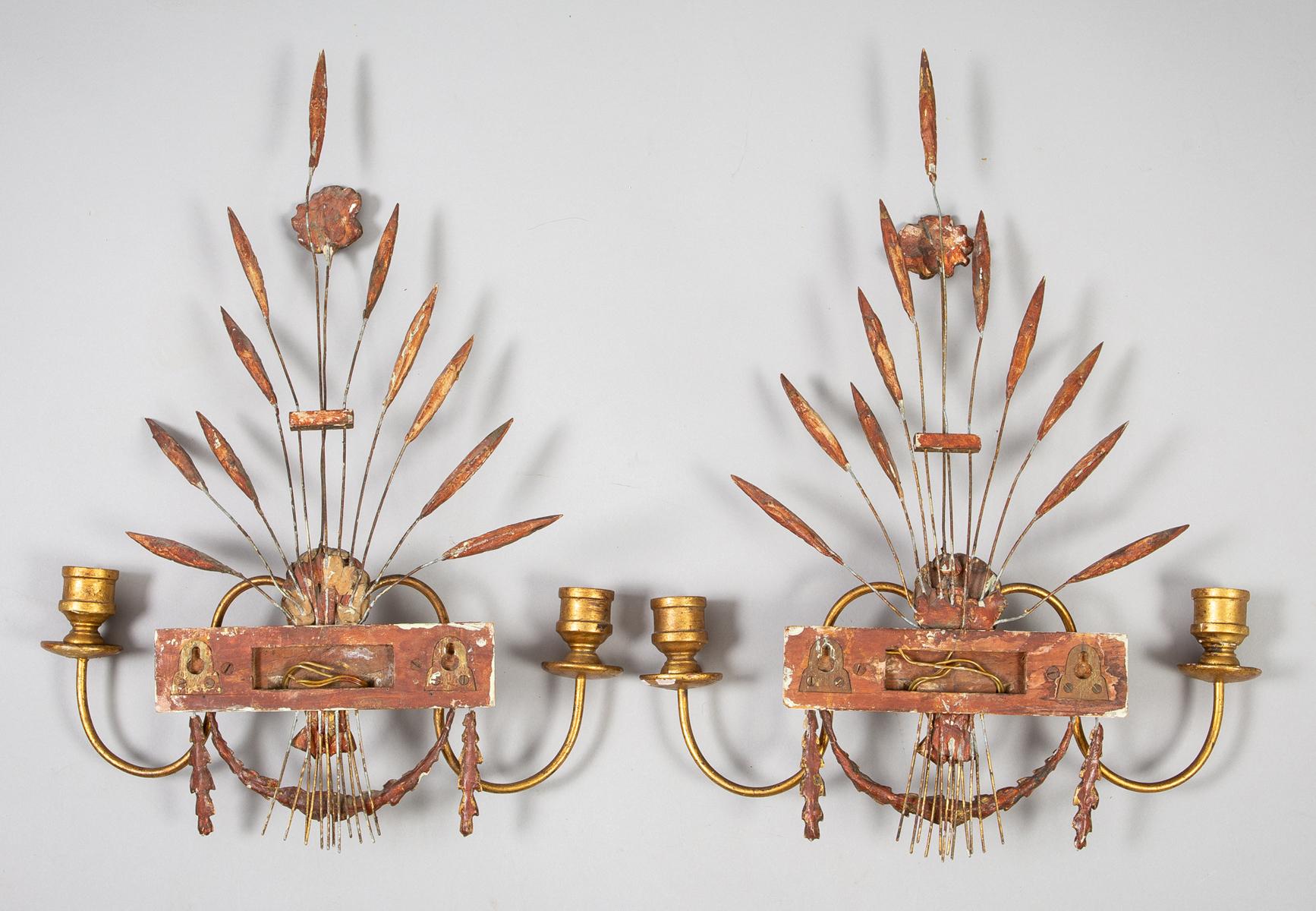 Mid-19th Century French Pair of Gilded Wall Sconces For Sale