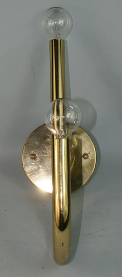 Pareja francesa grande  J Apliques de dos luces (2 pares disponibles)