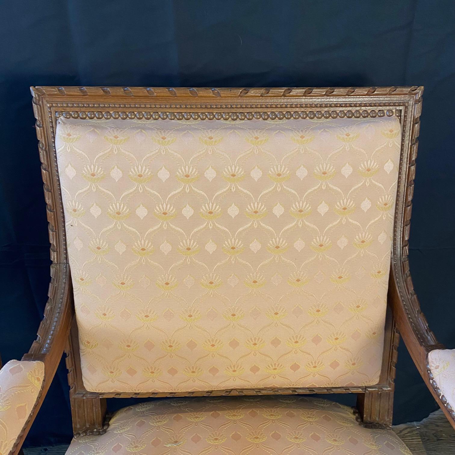 Französisch Paar Louis XVI geschnitzt Mahagoni Fauteuil Arm Stühle im Angebot 4