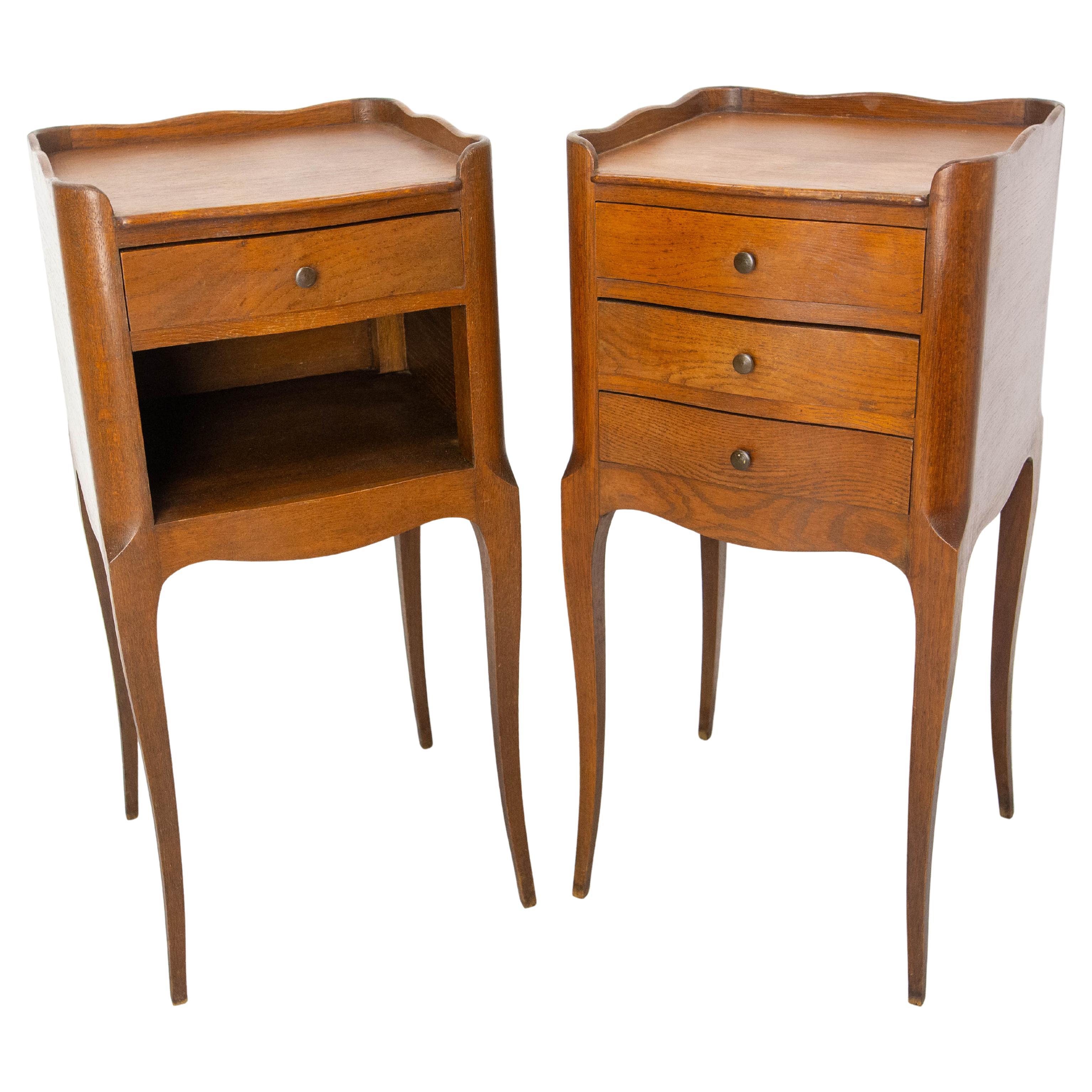 Paire de tables de chevet de style Louis XV Chêne et Fer c 1970