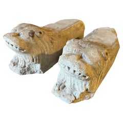 Paire de sculptures de lion du 14e siècle