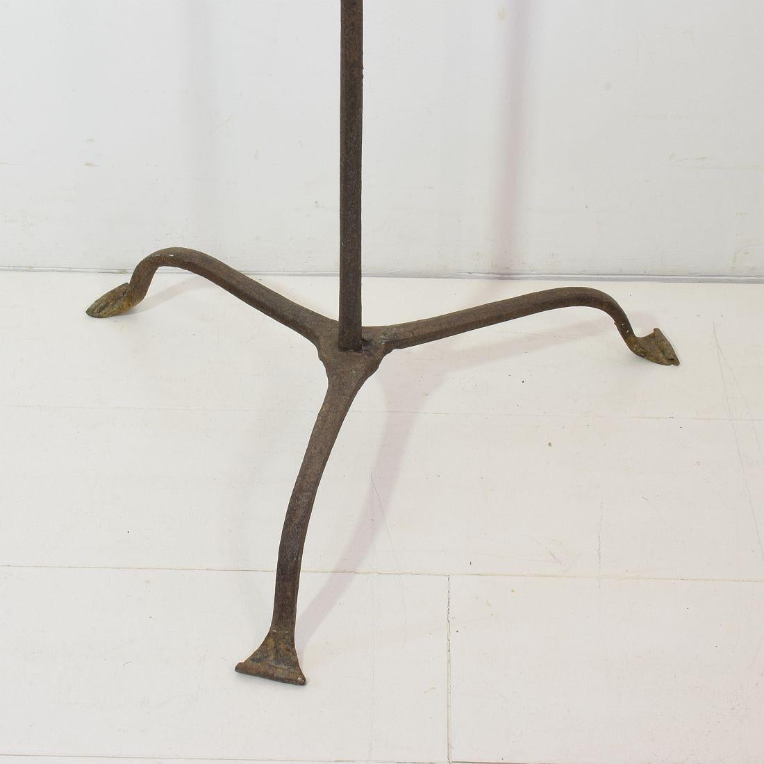French Pair of 17th Century Hand-Forged Iron Candleholders For Sale 7