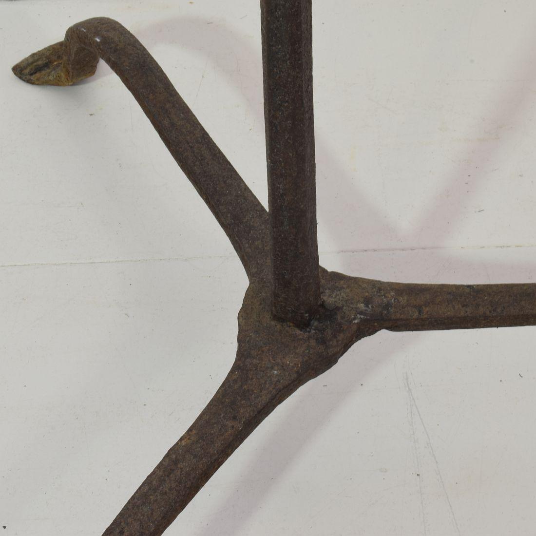 French Pair of 17th Century Hand-Forged Iron Candleholders For Sale 11