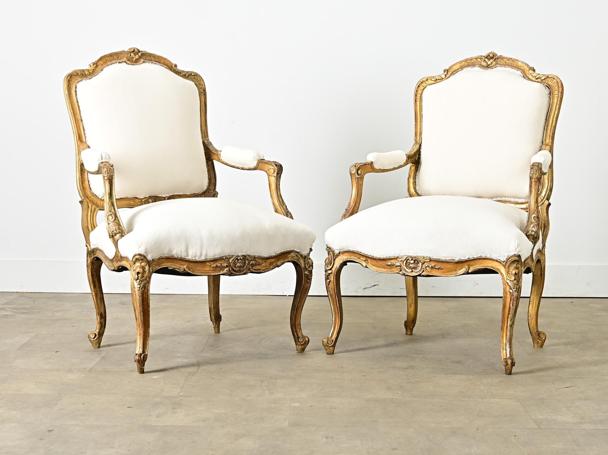 Paire de Fauteuils d'époque Louis XV du 18ème siècle en vente 5