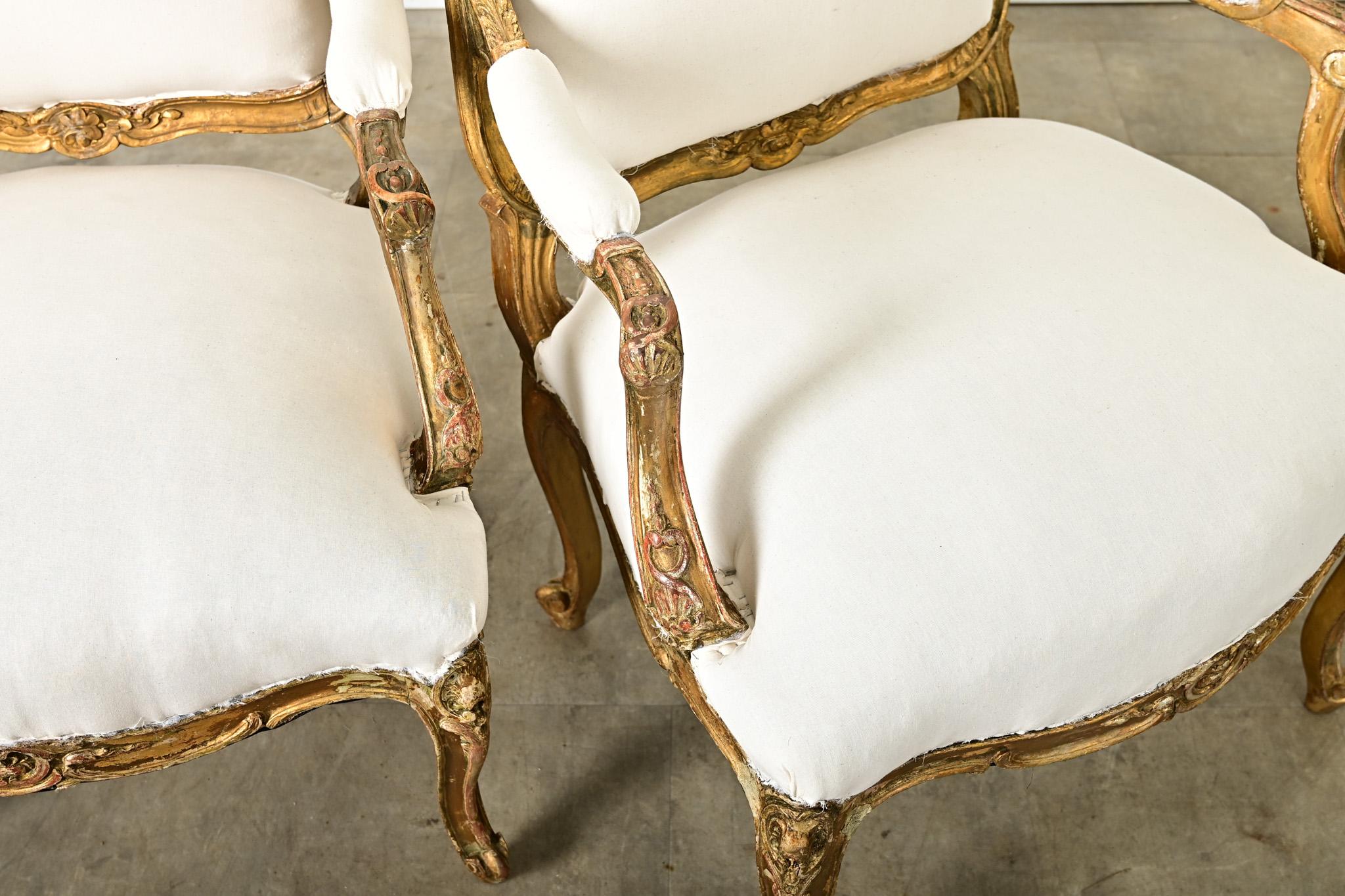 Paire de Fauteuils d'époque Louis XV du 18ème siècle en vente 6