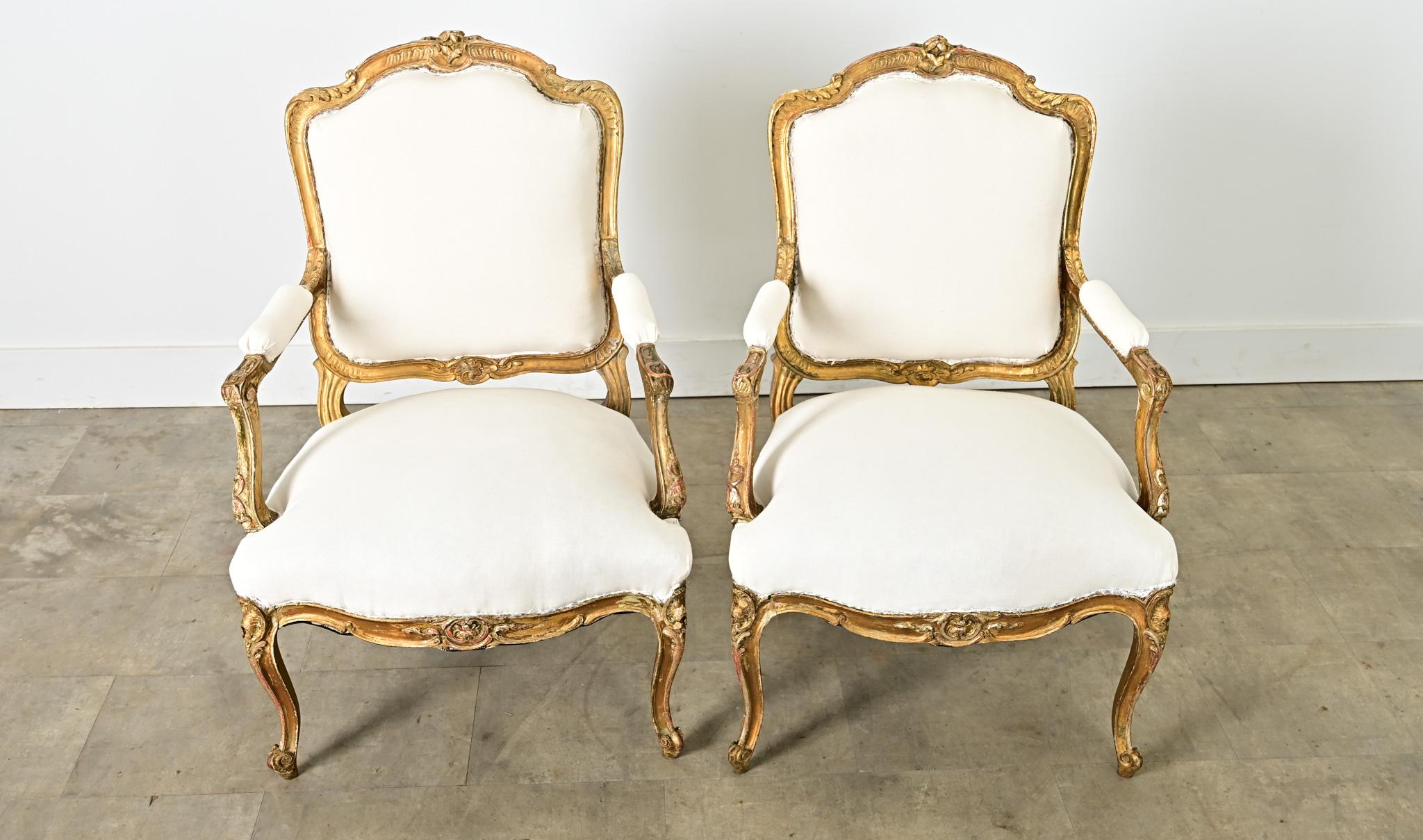 Paire de Fauteuils d'époque Louis XV du 18ème siècle en vente 2