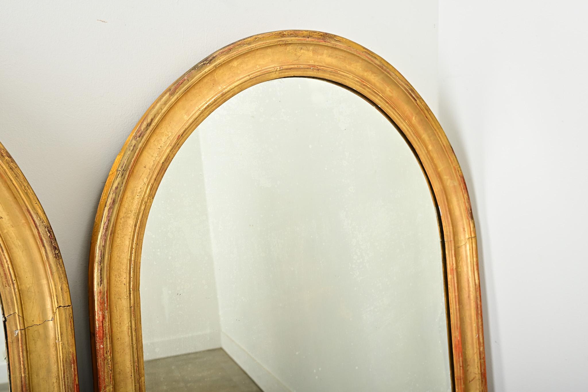 Pareja francesa de espejos dorados arqueados del siglo XIX en venta 3