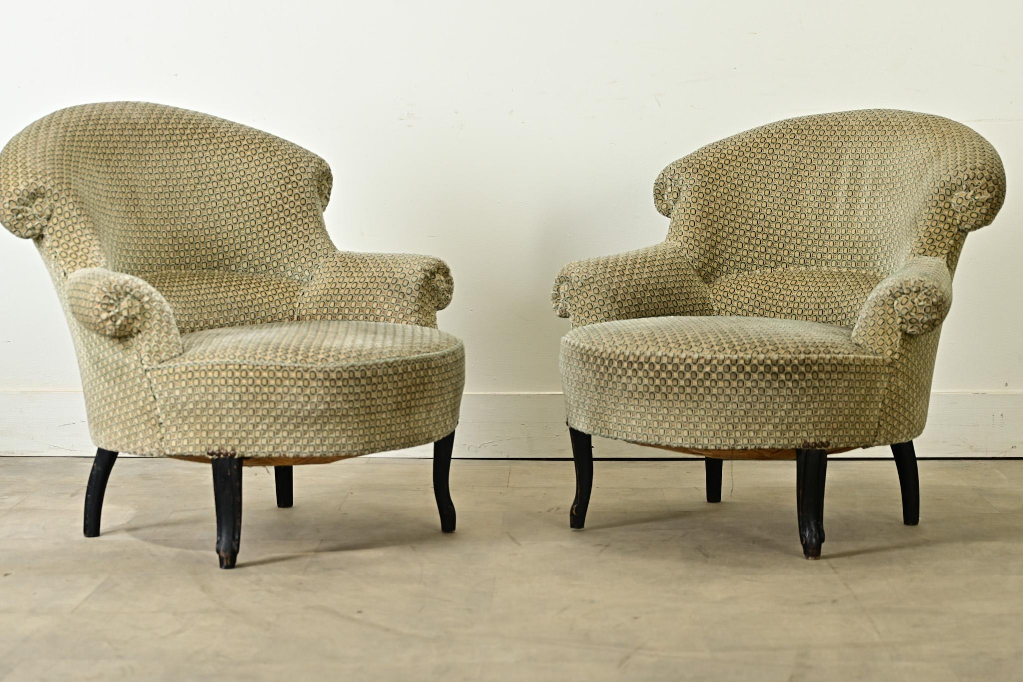 French Pair of 19th Century Napoleon III Club Chairs For Sale 3