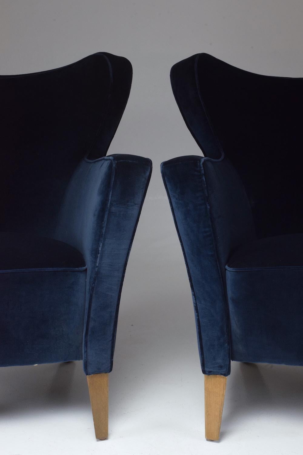 French Pair of 20th Century Velvet Armchairs, 1980s 7