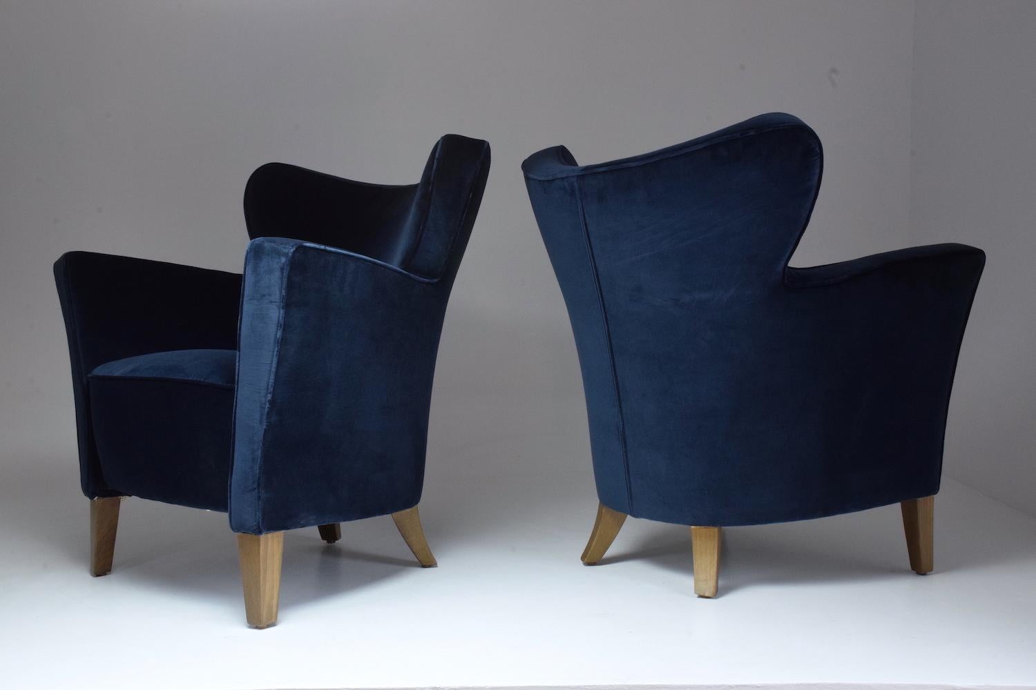 French Pair of 20th Century Velvet Armchairs, 1980s In Good Condition In Paris, FR