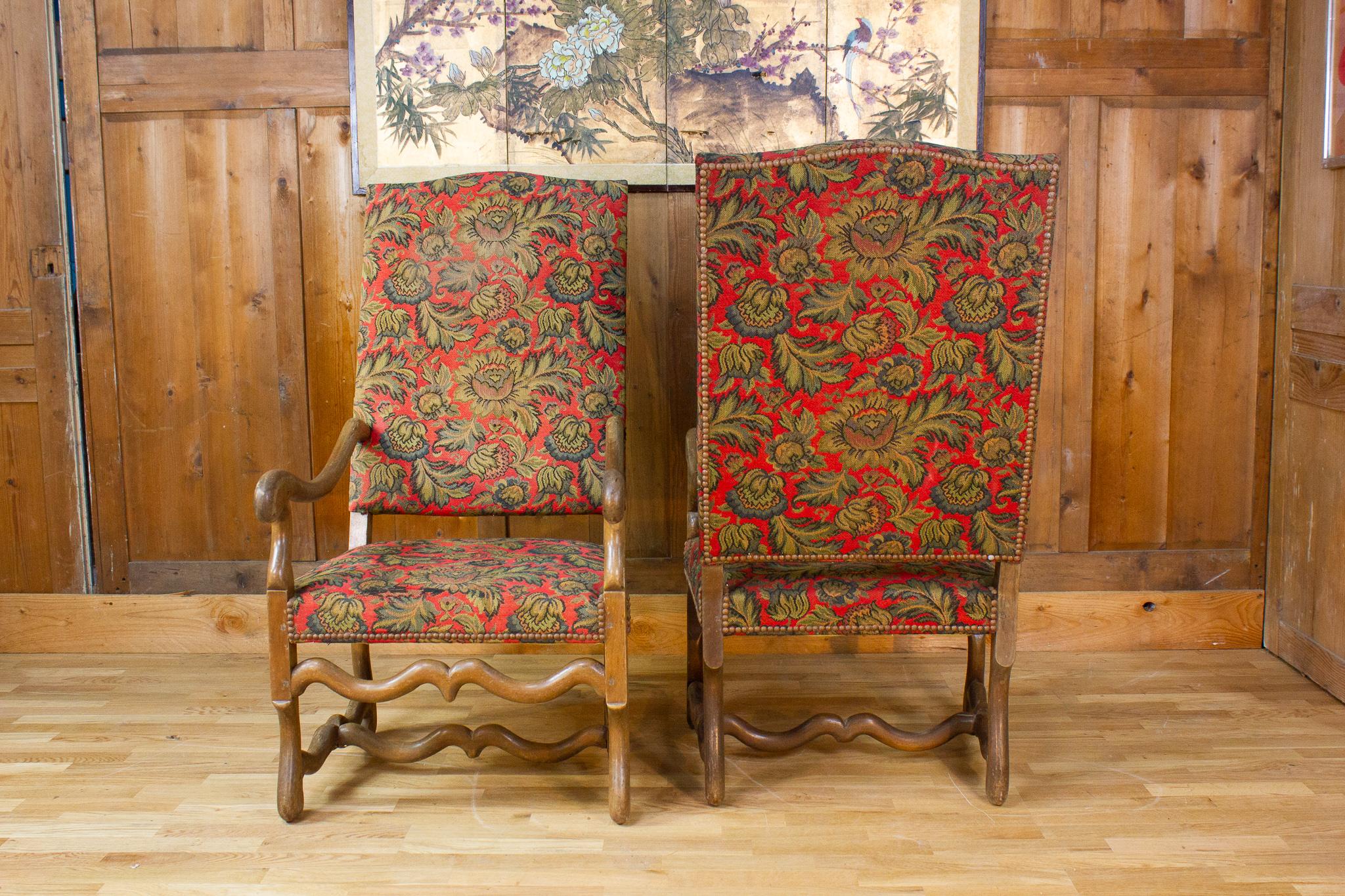Nice pair of Louis 14 style armchairs dating from the 19th century.
Very beautiful pair of Louis XIII style armchairs, with high backs.
Each armchair rests on four legs connected together by a so-called “sheep bone” crotch.
Large backrests provide