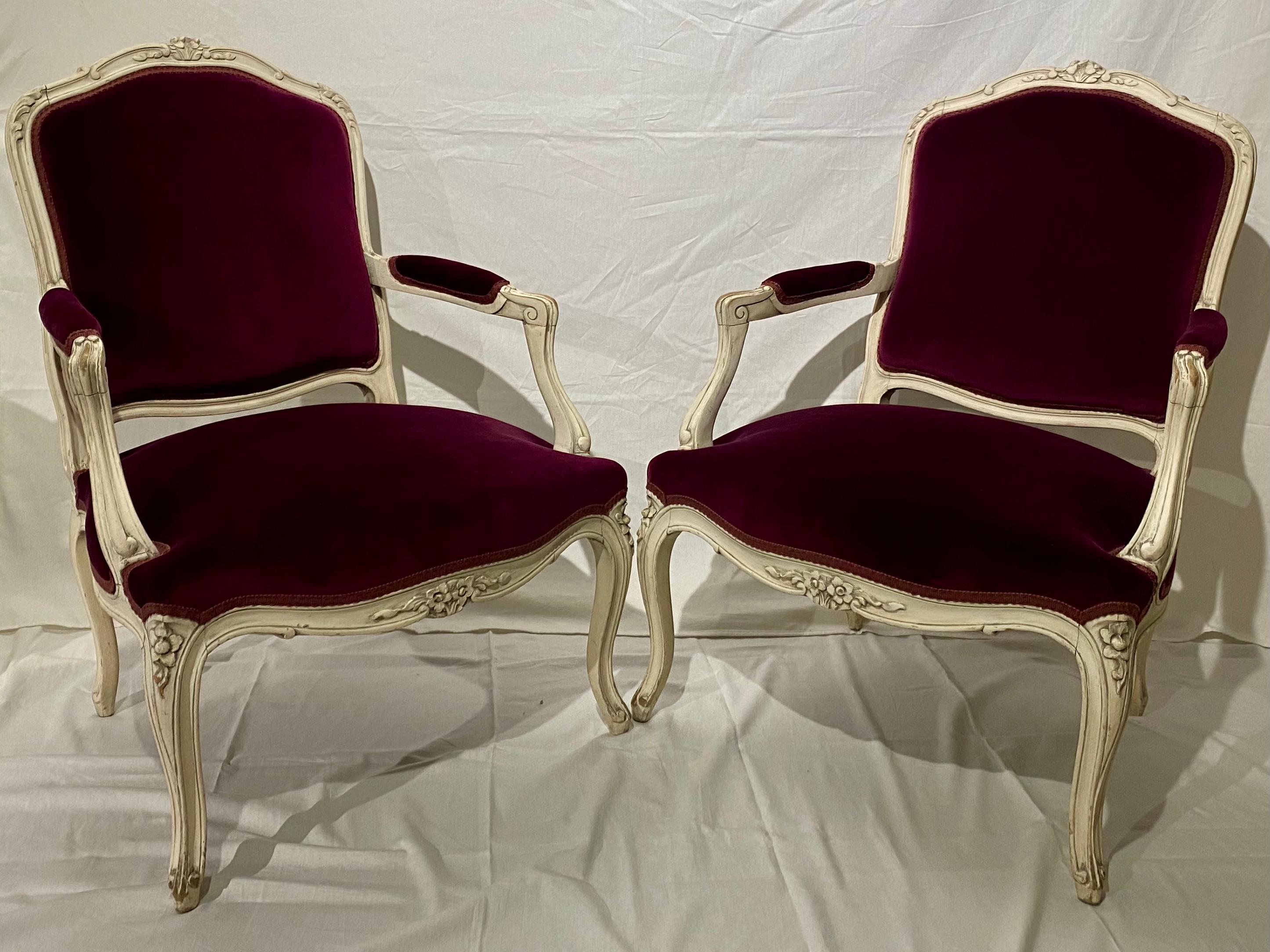 French pair of armchairs, Louis XV Montespan style, 19th century
Very beautiful model and lovely wood finish, upholstered in eggplant coloured velvet.