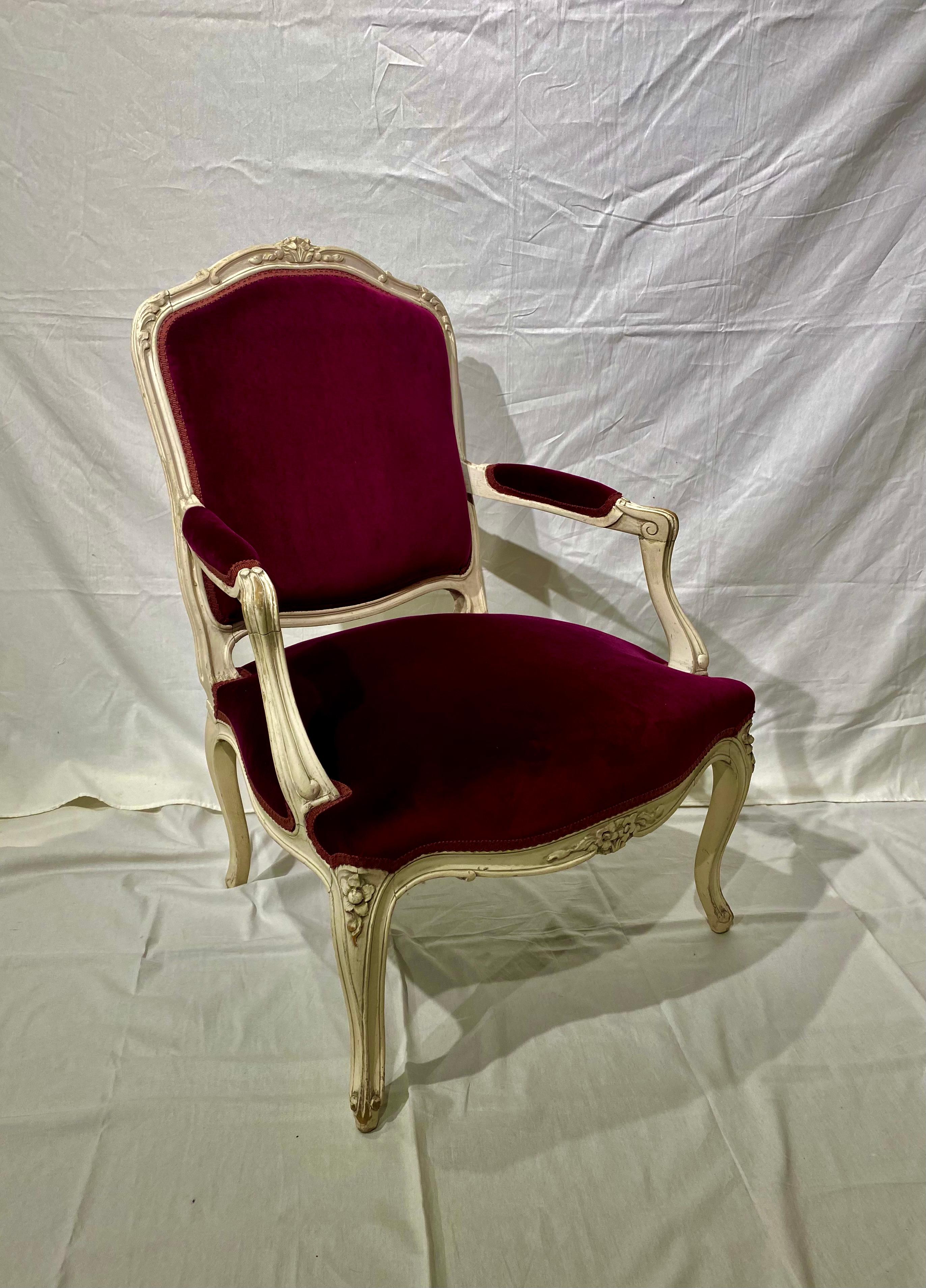 French Pair of Armchairs, Louis XV Montespan Style, 19th Century Eggplant Velvet In Good Condition In Montreal, Quebec