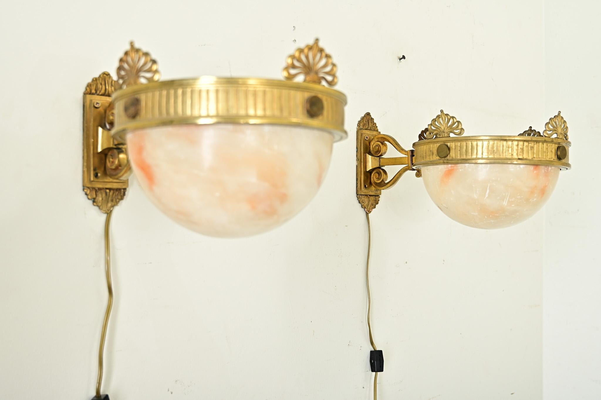 Coppia francese di lampade in alabastro Art Déco in vendita 3