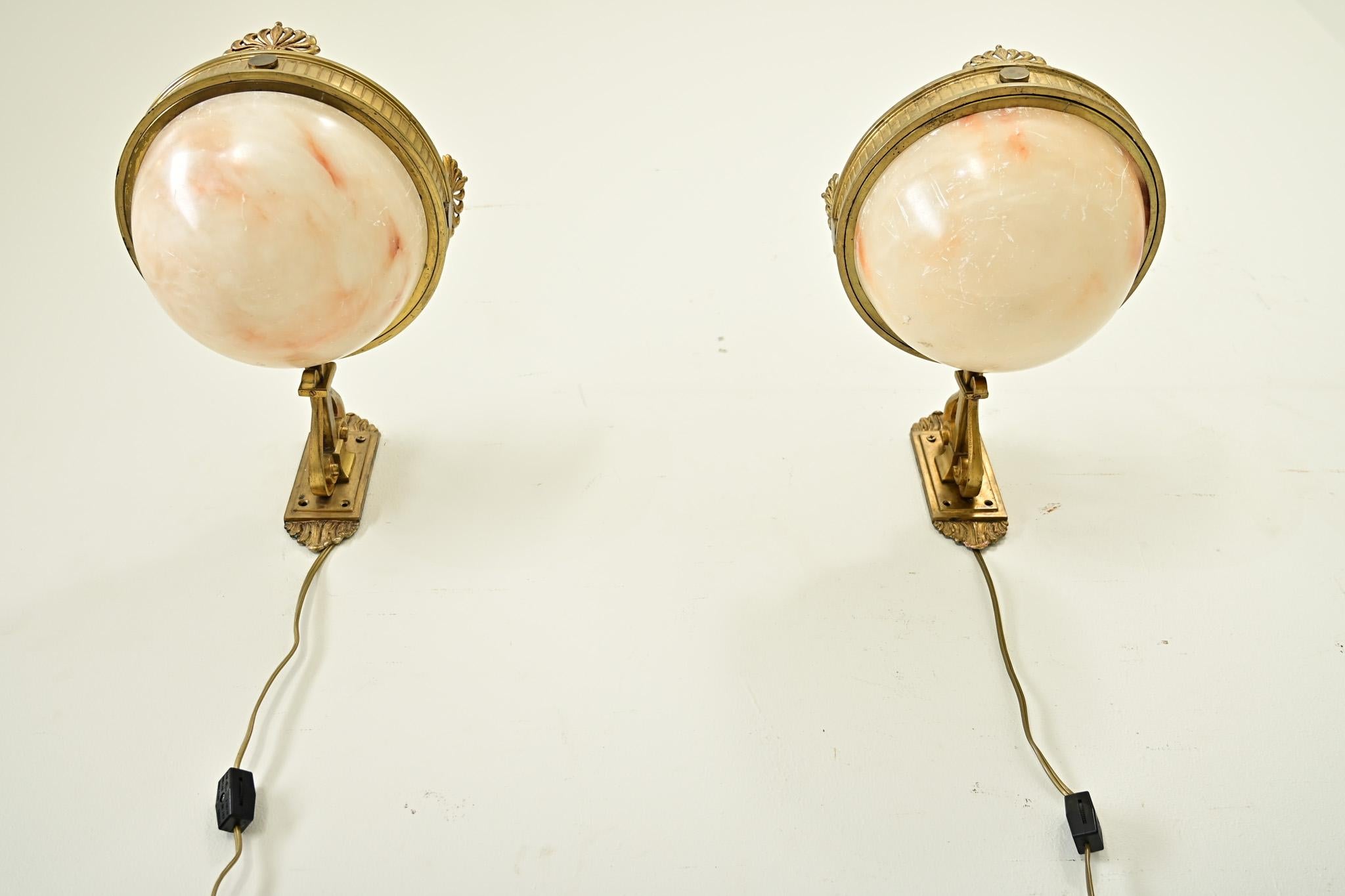 Coppia francese di lampade in alabastro Art Déco in vendita 2