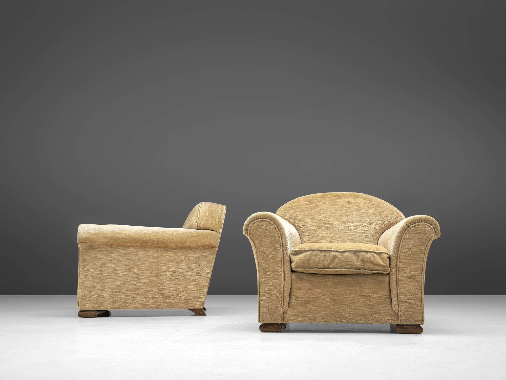 French Pair of Art Deco Lounge Chairs in Beige Upholstery  For Sale 3