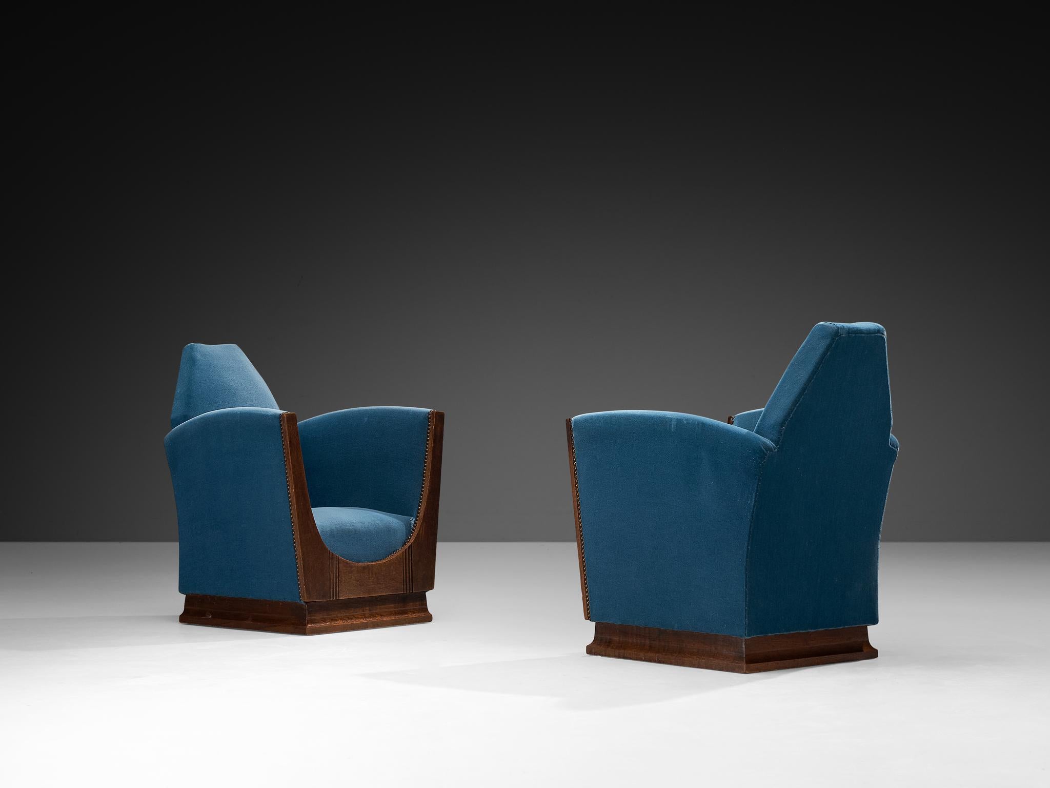 French Pair of Art Deco Lounge Chairs in Blue Velvet and Oak For Sale 7