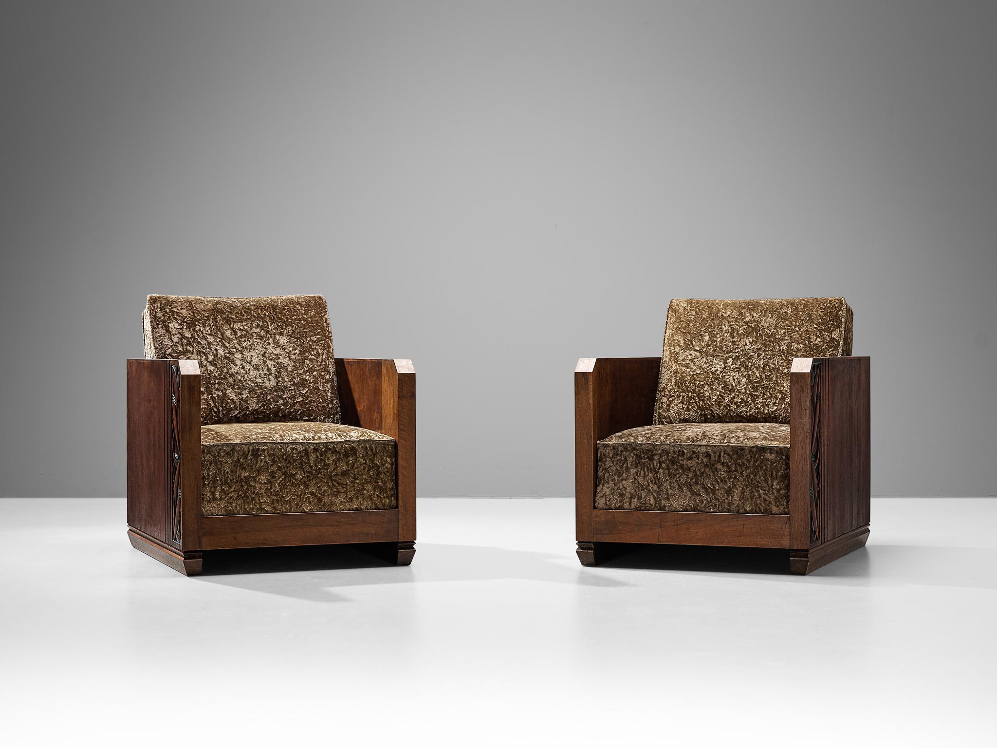 Paar Sessel, Mahagoni, Samt, Frankreich, 1920er Jahre

Die außergewöhnliche handwerkliche Qualität und die Liebe zum Detail, die in diesen Sesseln zum Ausdruck kommen, sorgen dafür, dass diese Sessel einen Platz im Herzen der Einrichtung finden.