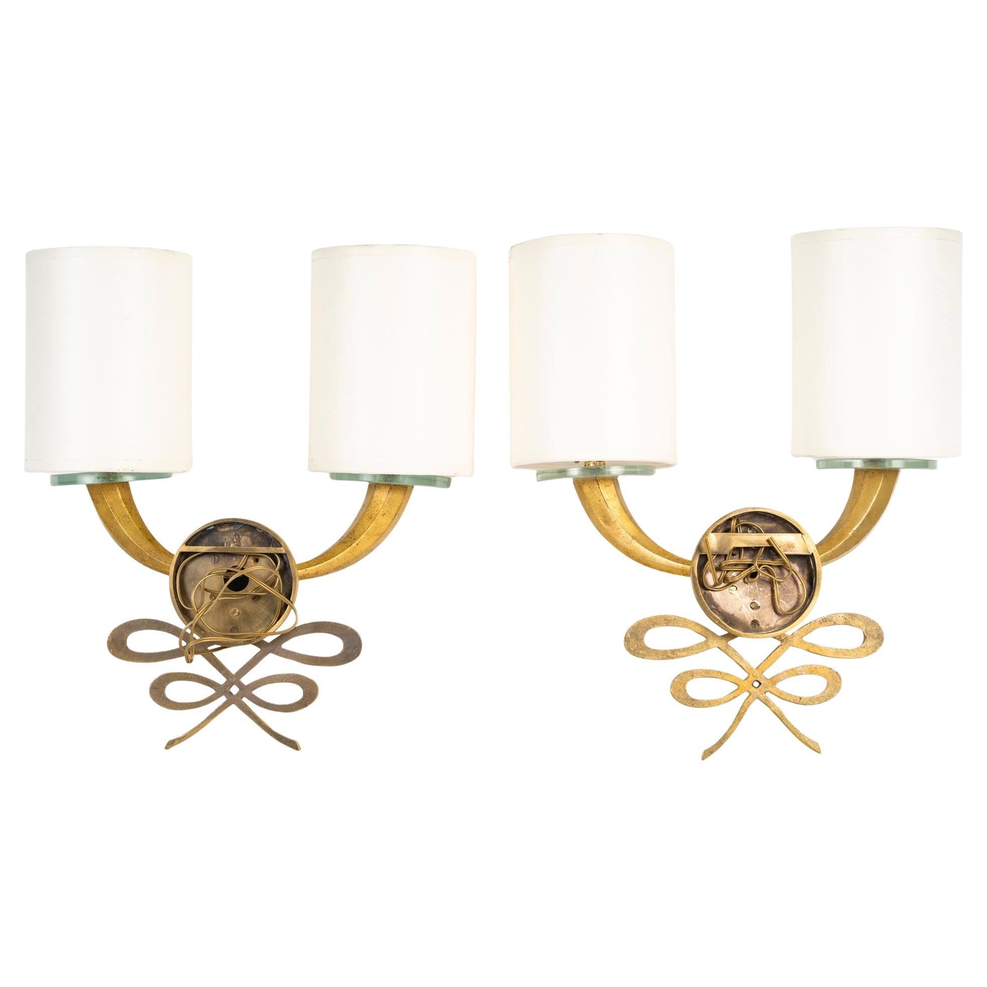 Pareja de candelabros art déco franceses atribuidos a Jules Leleu , hacia 1940 mediados del siglo XX en venta