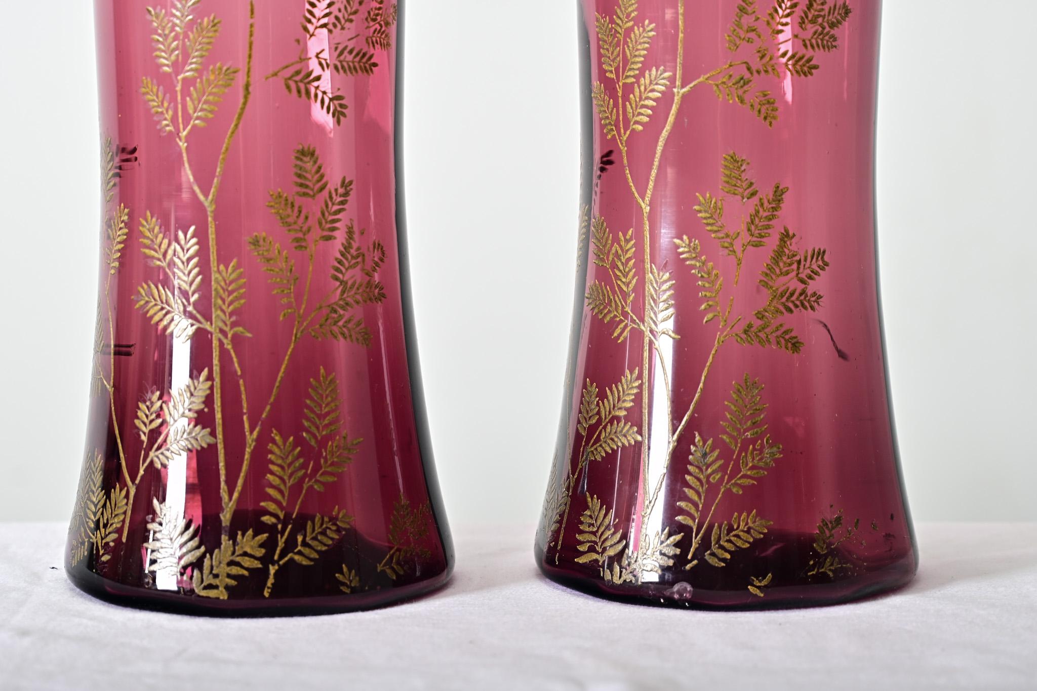 French Pair of Art Nouveau Amethyst Glass Vases In Good Condition For Sale In Baton Rouge, LA