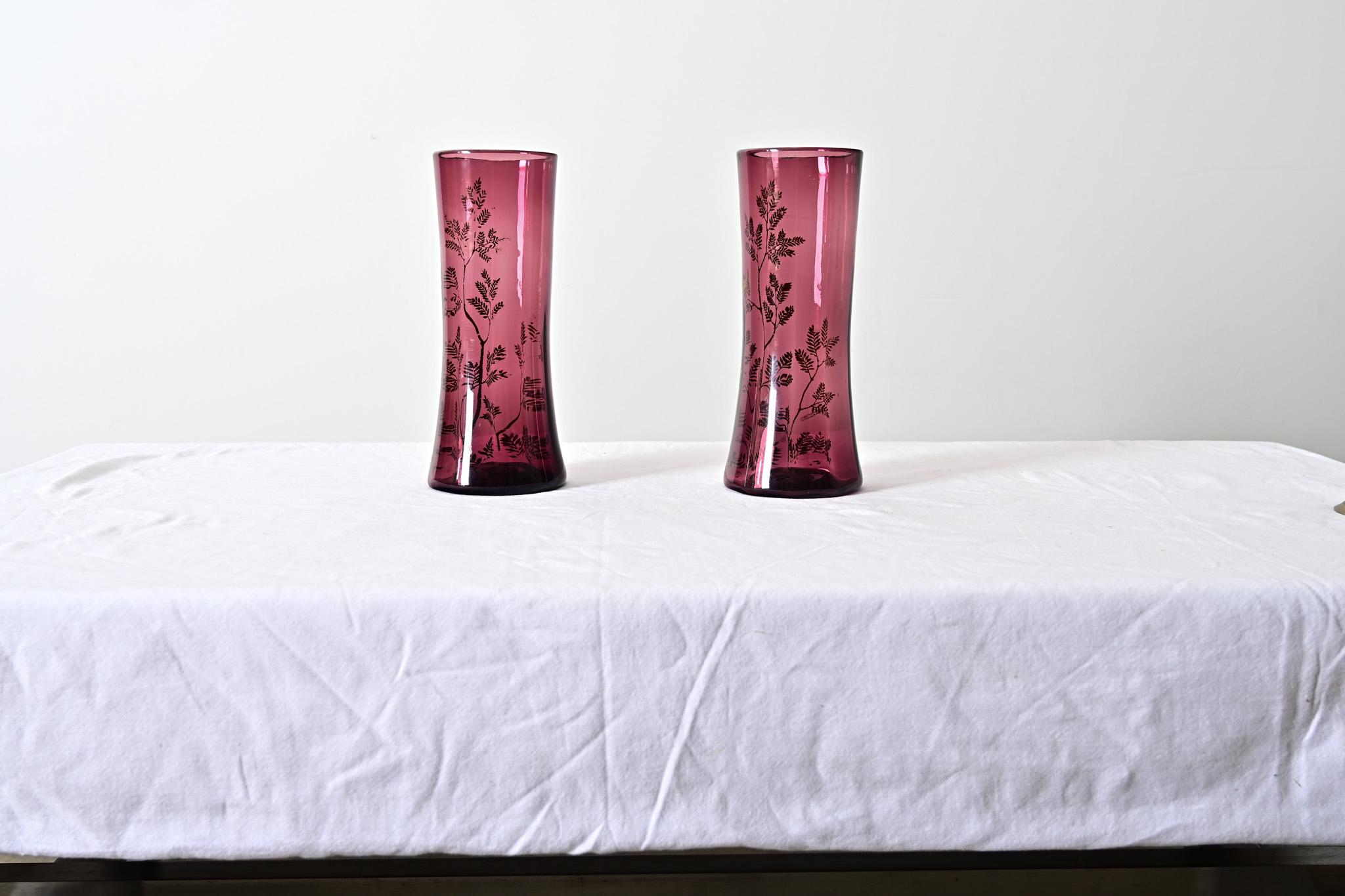 20th Century French Pair of Art Nouveau Amethyst Glass Vases For Sale