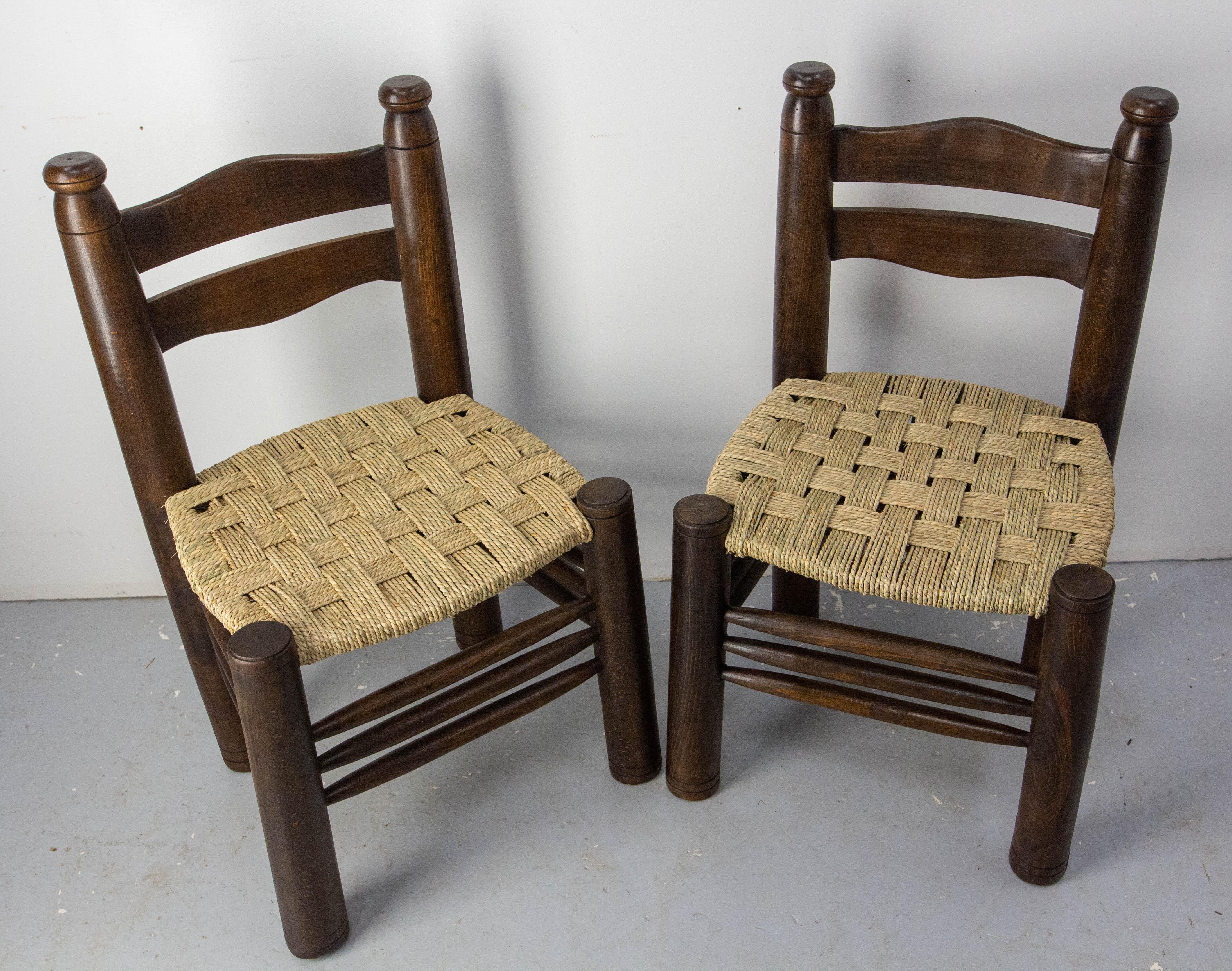 Mid-Century moderno French Pair of Ash Wood & Straw Chairs by Dudouyt, circa 1940 in vendita