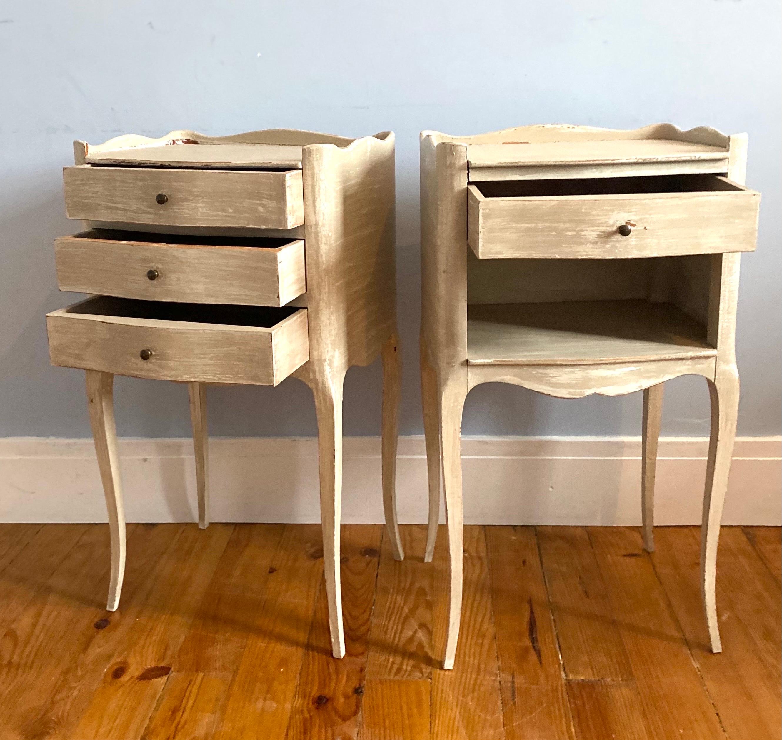 Painted French Pair of Bedside Tables Nightstands Louis XV Style three Drawers, France For Sale