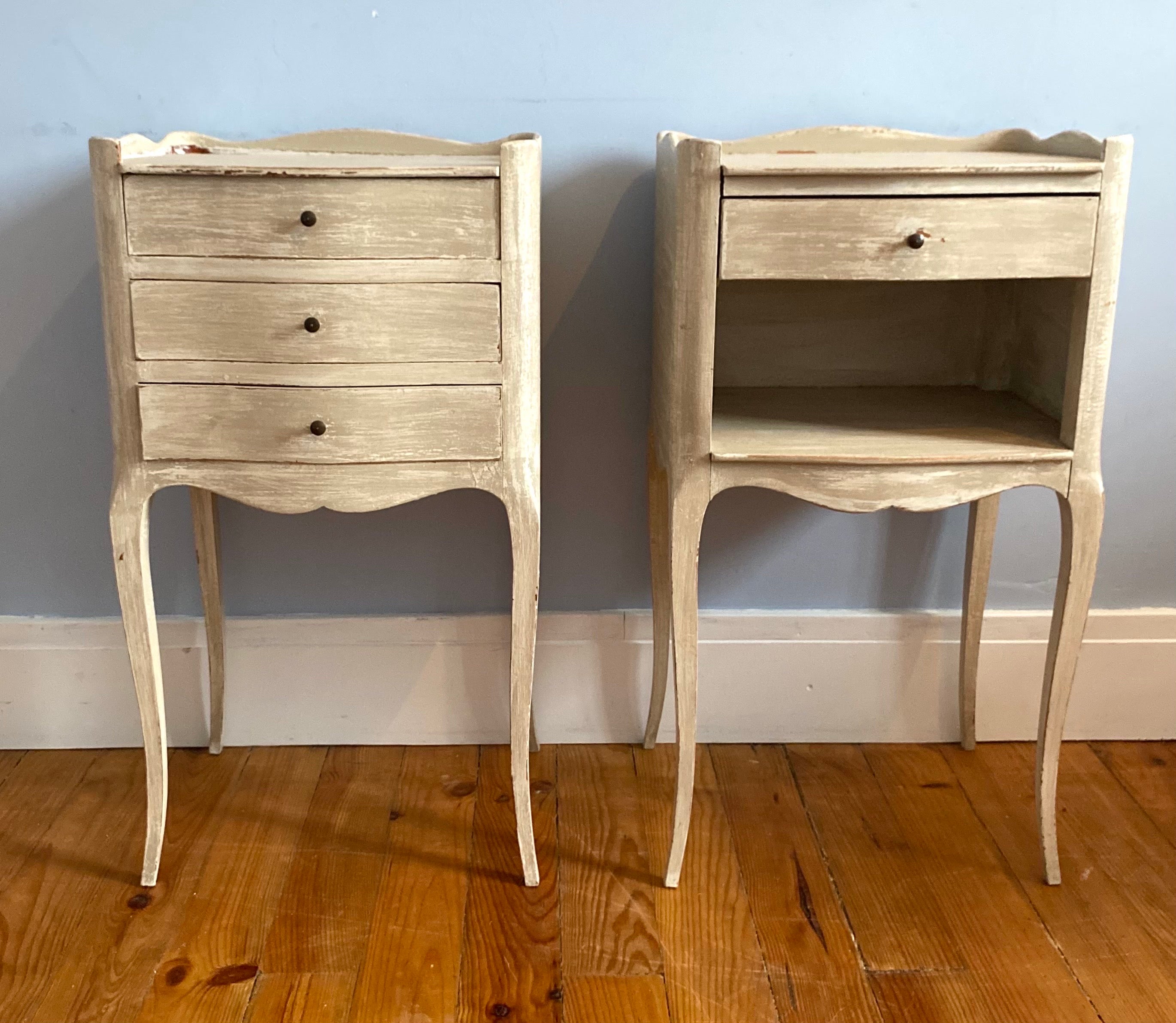 20th Century French Pair of Bedside Tables Nightstands Louis XV Style three Drawers, France For Sale