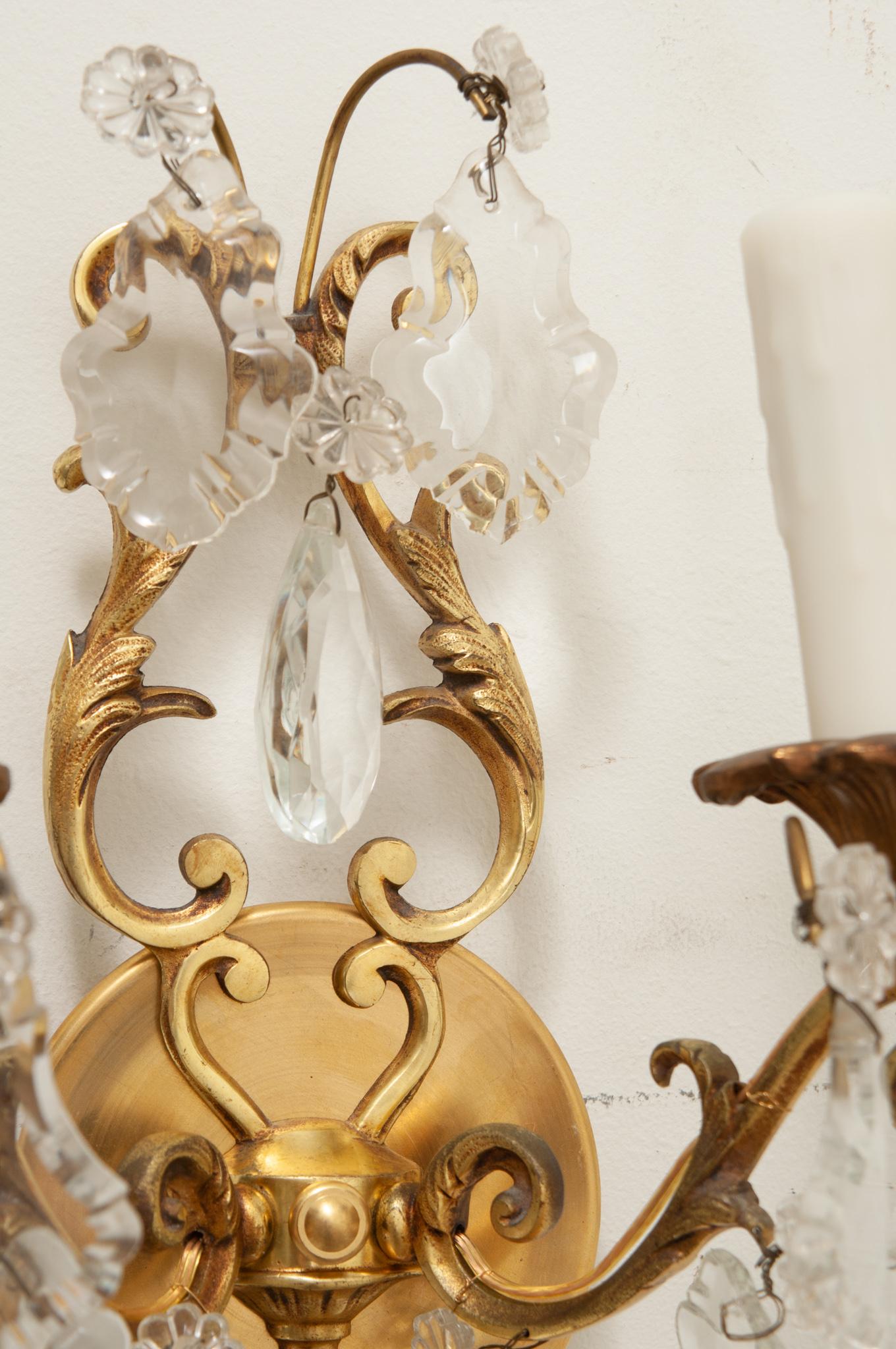 French Pair of Brass & Crystal Sconces For Sale 3