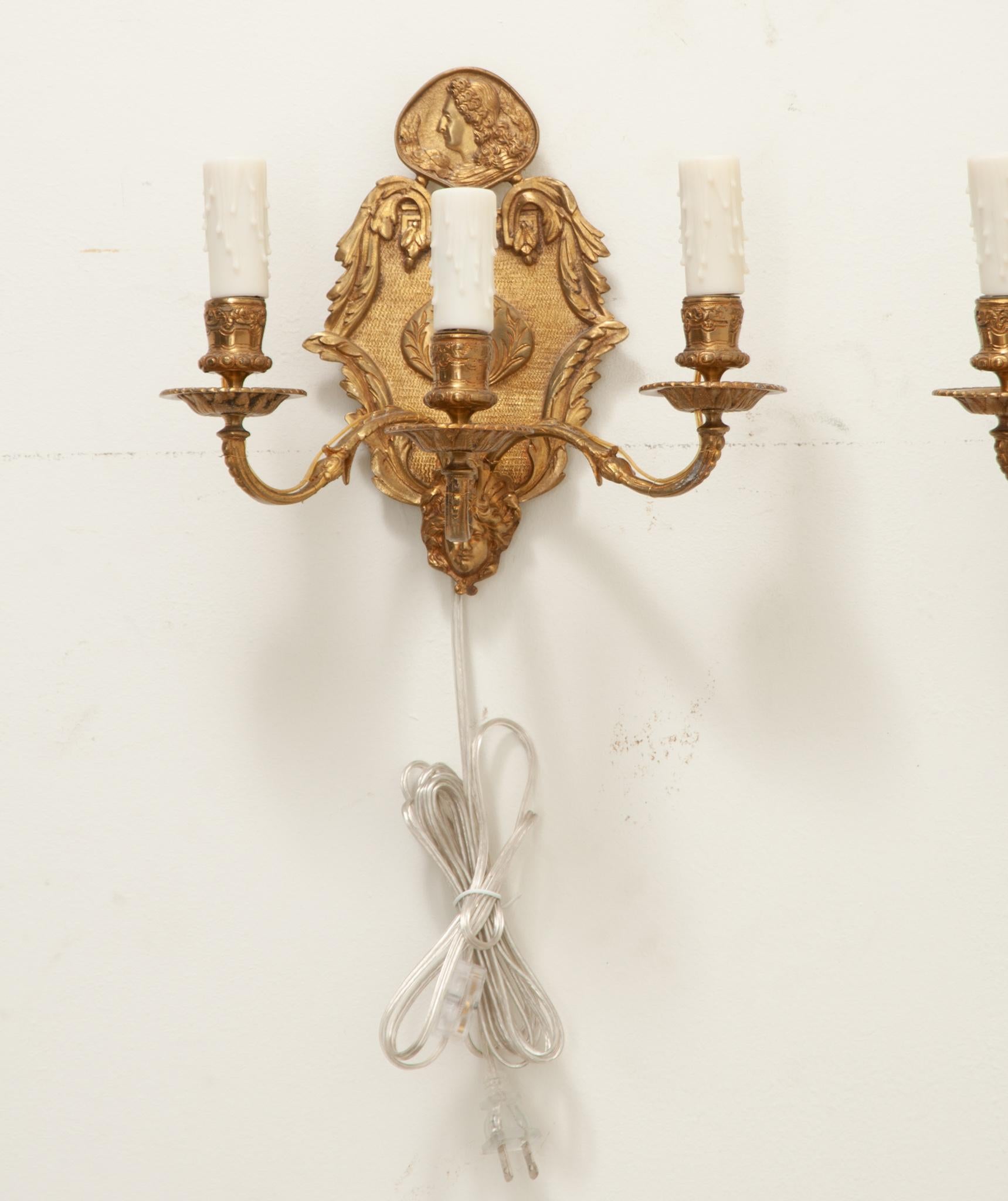 French Pair of Brass Sconces In Good Condition For Sale In Baton Rouge, LA