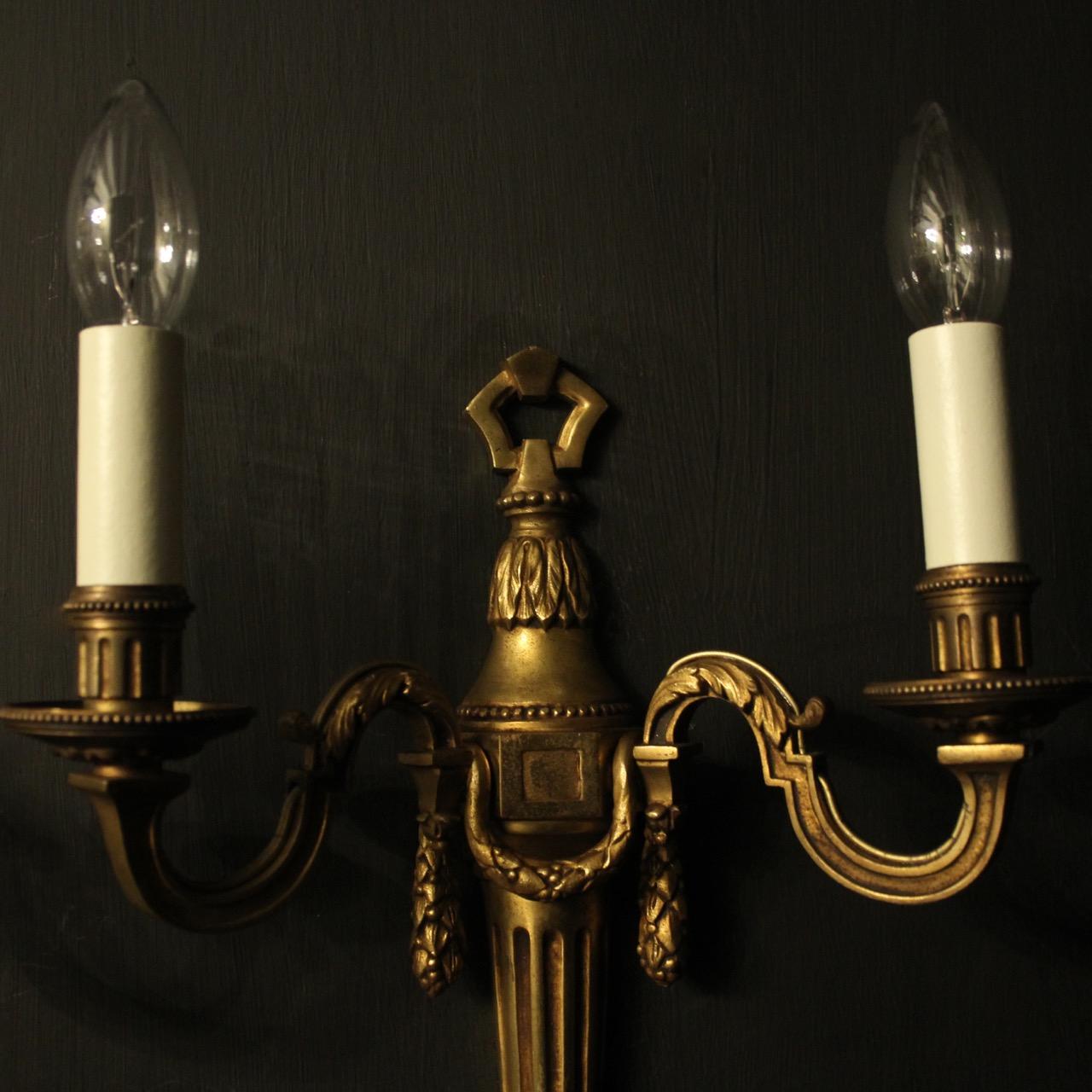 French Pair of Bronze Antique Wall Lights In Fair Condition In Chester, GB
