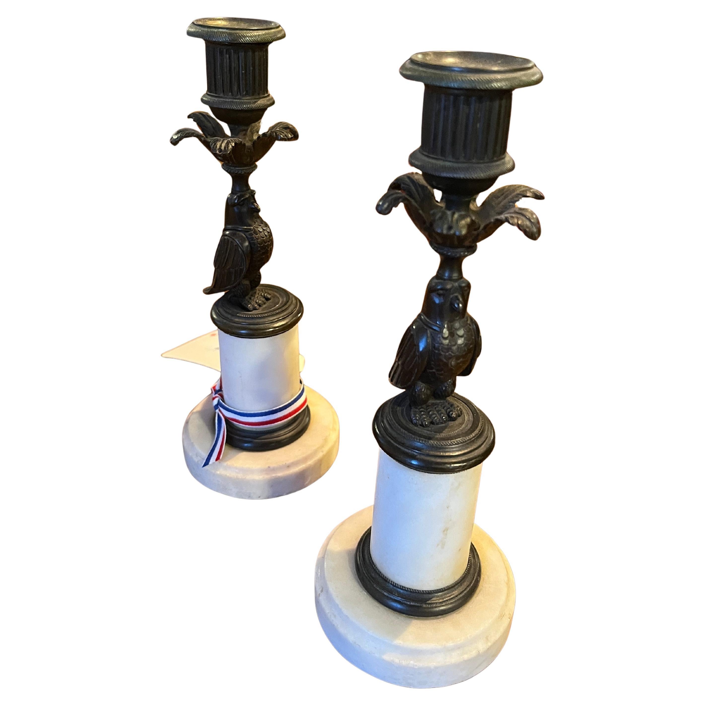 Coppia francese di bastoncini per candele a forma di gufo in bronzo in vendita