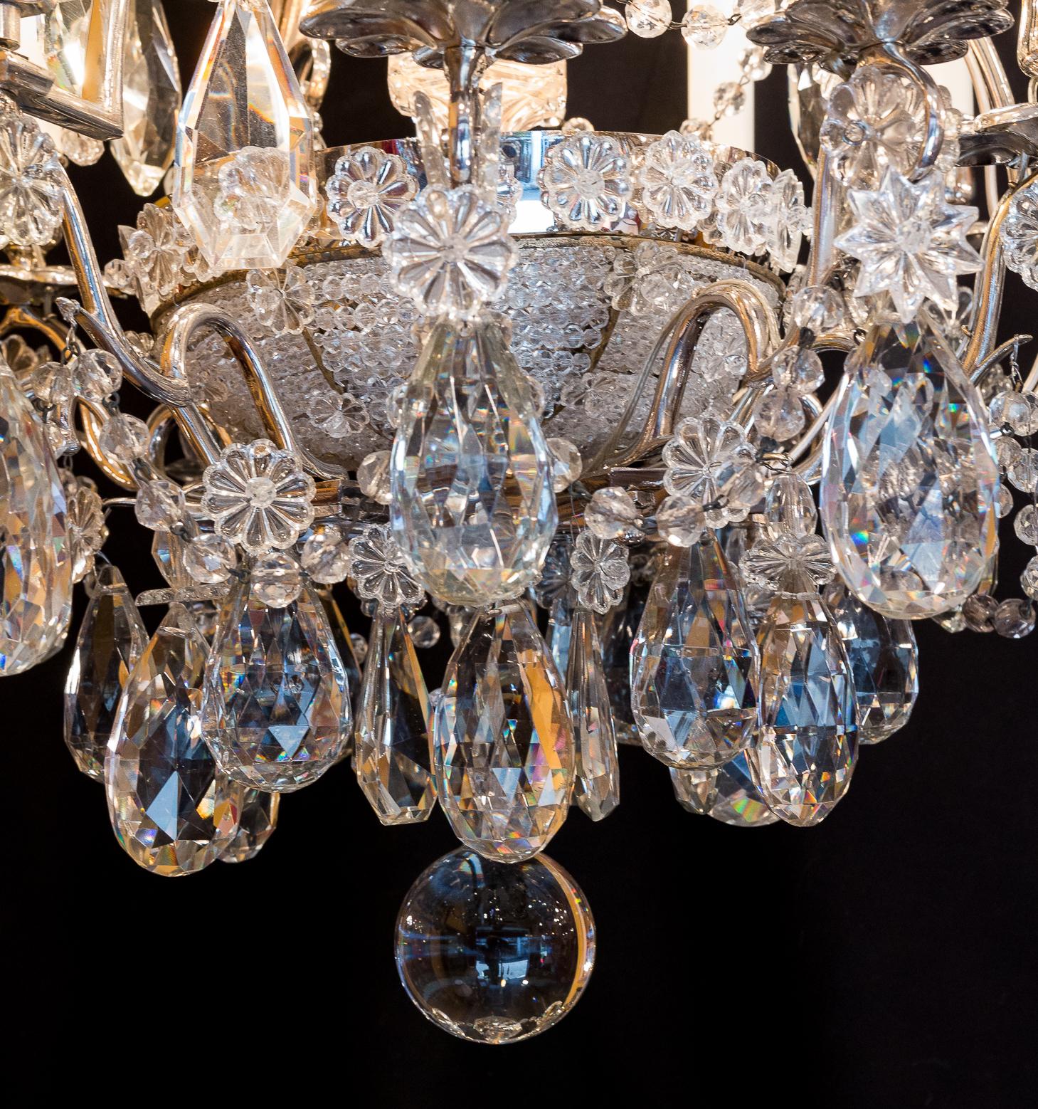 French Pair of Chandeliers by Baguès and Baccarat, Silver-Plate and Cut Crystal For Sale 5