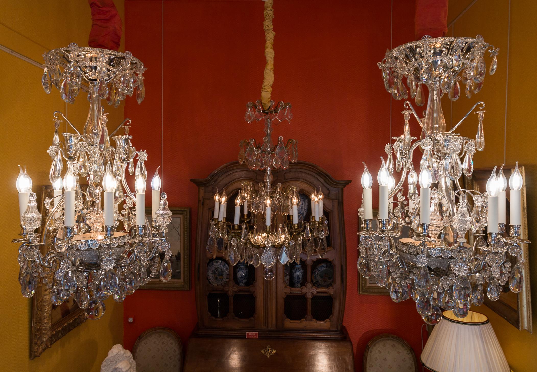 French Pair of Chandeliers by Baguès and Baccarat, Silver-Plate and Cut Crystal For Sale 15