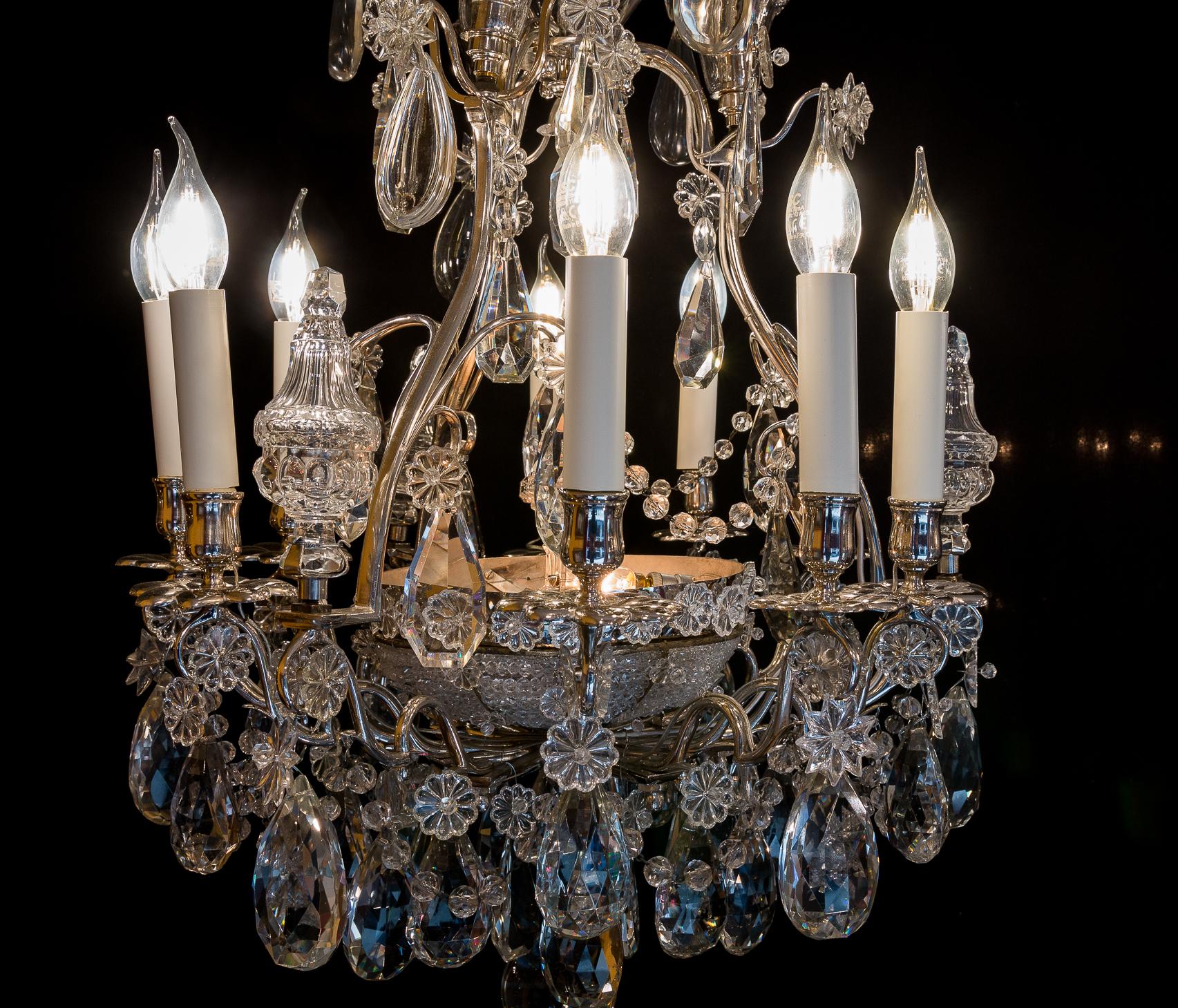 French Pair of Chandeliers by Baguès and Baccarat, Silver-Plate and Cut Crystal For Sale 1