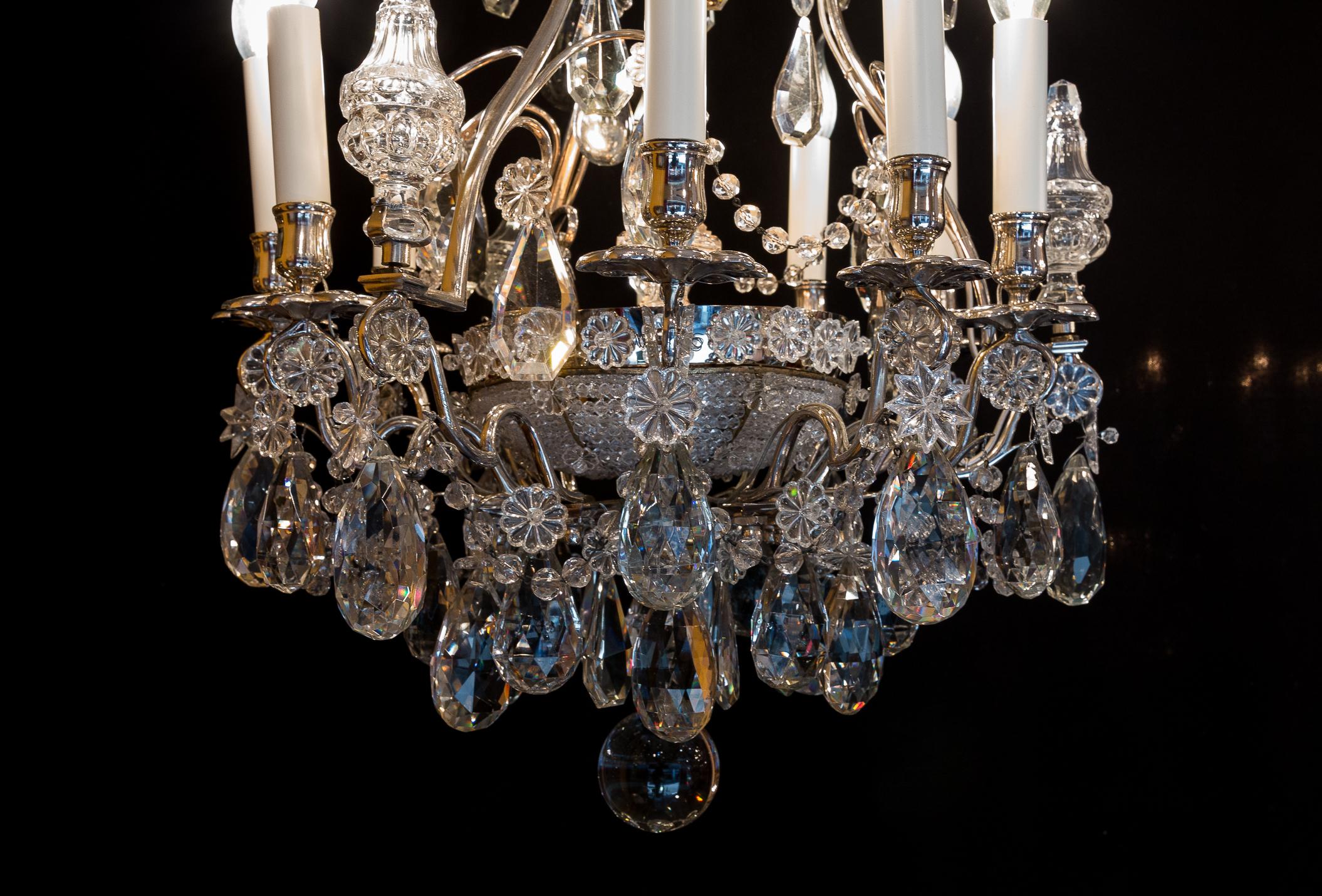 French Pair of Chandeliers by Baguès and Baccarat, Silver-Plate and Cut Crystal For Sale 3