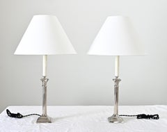Französisches Paar korinthische Säulenlampen mit Leinenschirmen