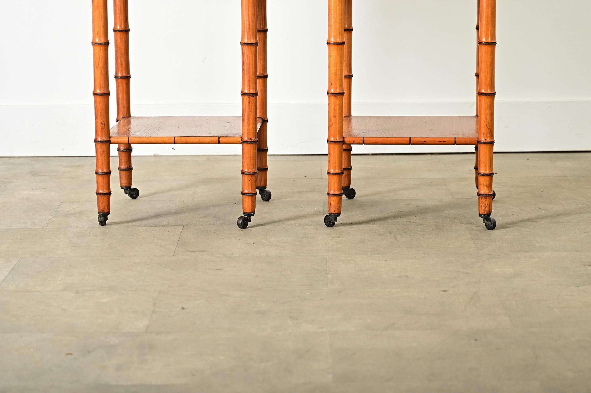 Paire de tables de chevet en faux bambou en vente 6