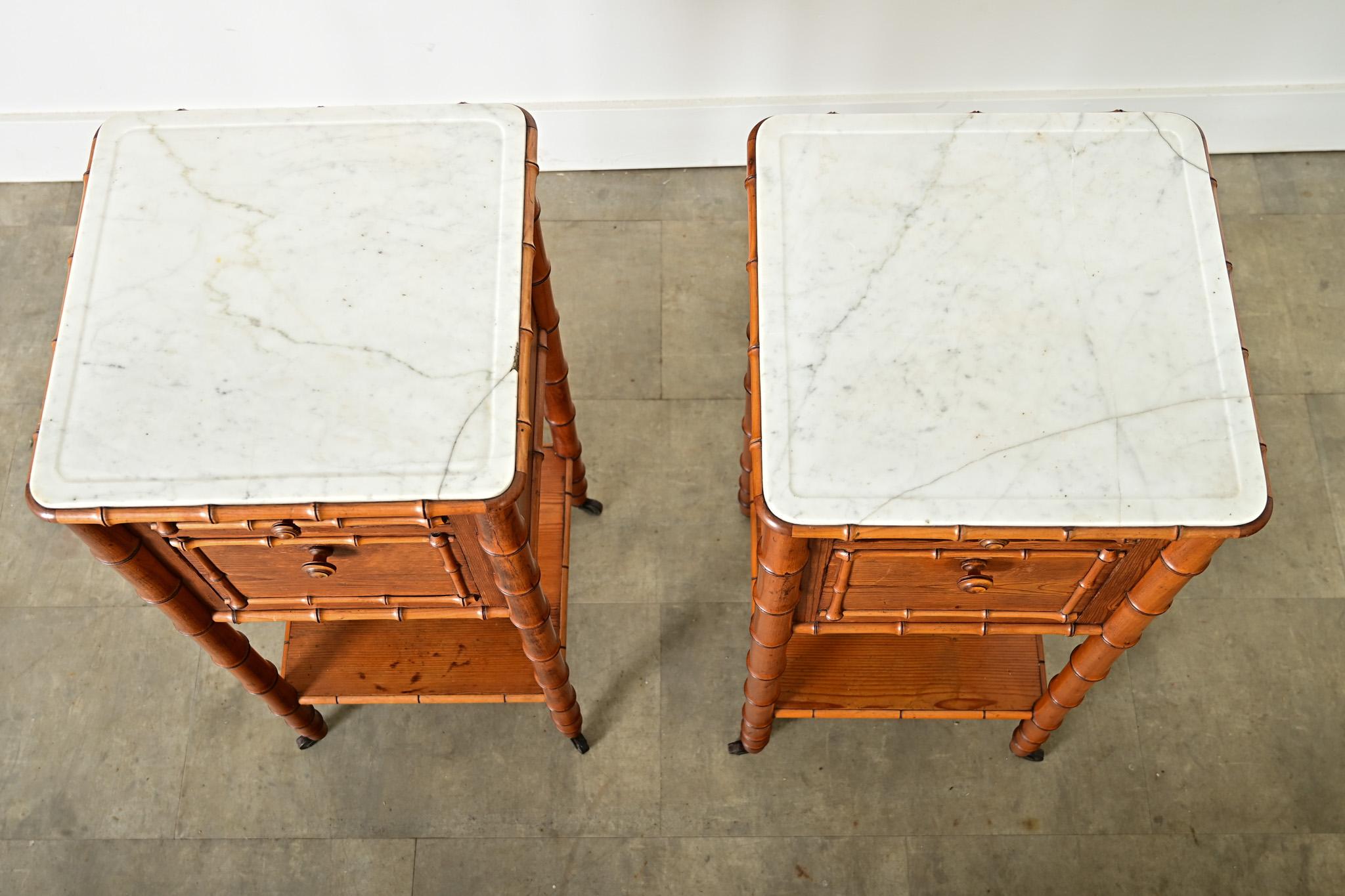 Paire de tables de chevet en faux bambou en vente 1