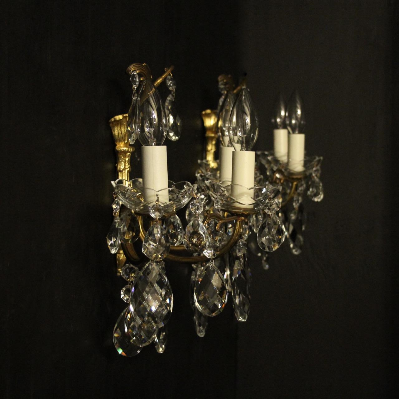 French Pair of Gilt and Crystal Antique Wall Lights For Sale 4