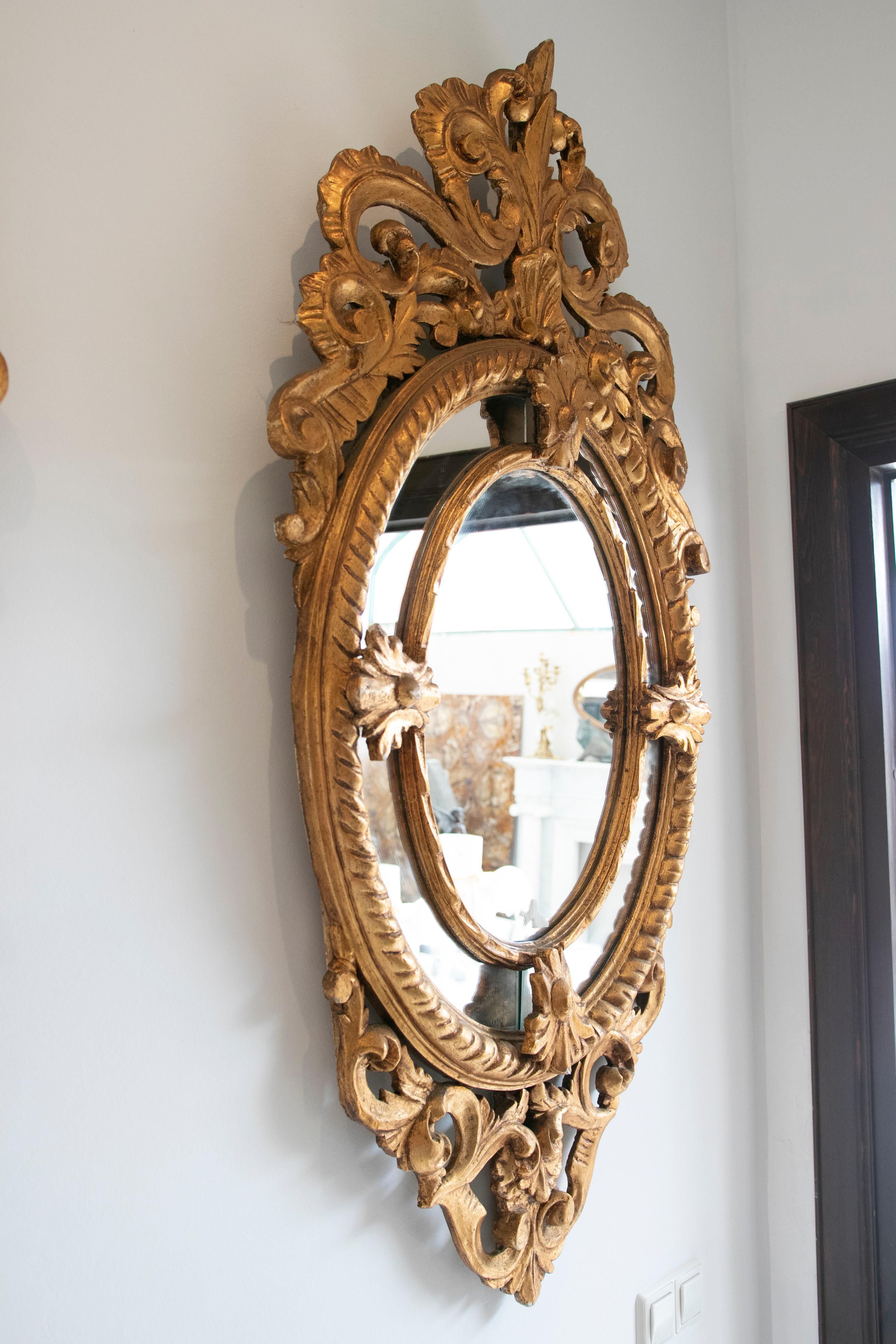 French Pair of Hand-Carved Oval-Shaped Gilded Mirrors For Sale 6
