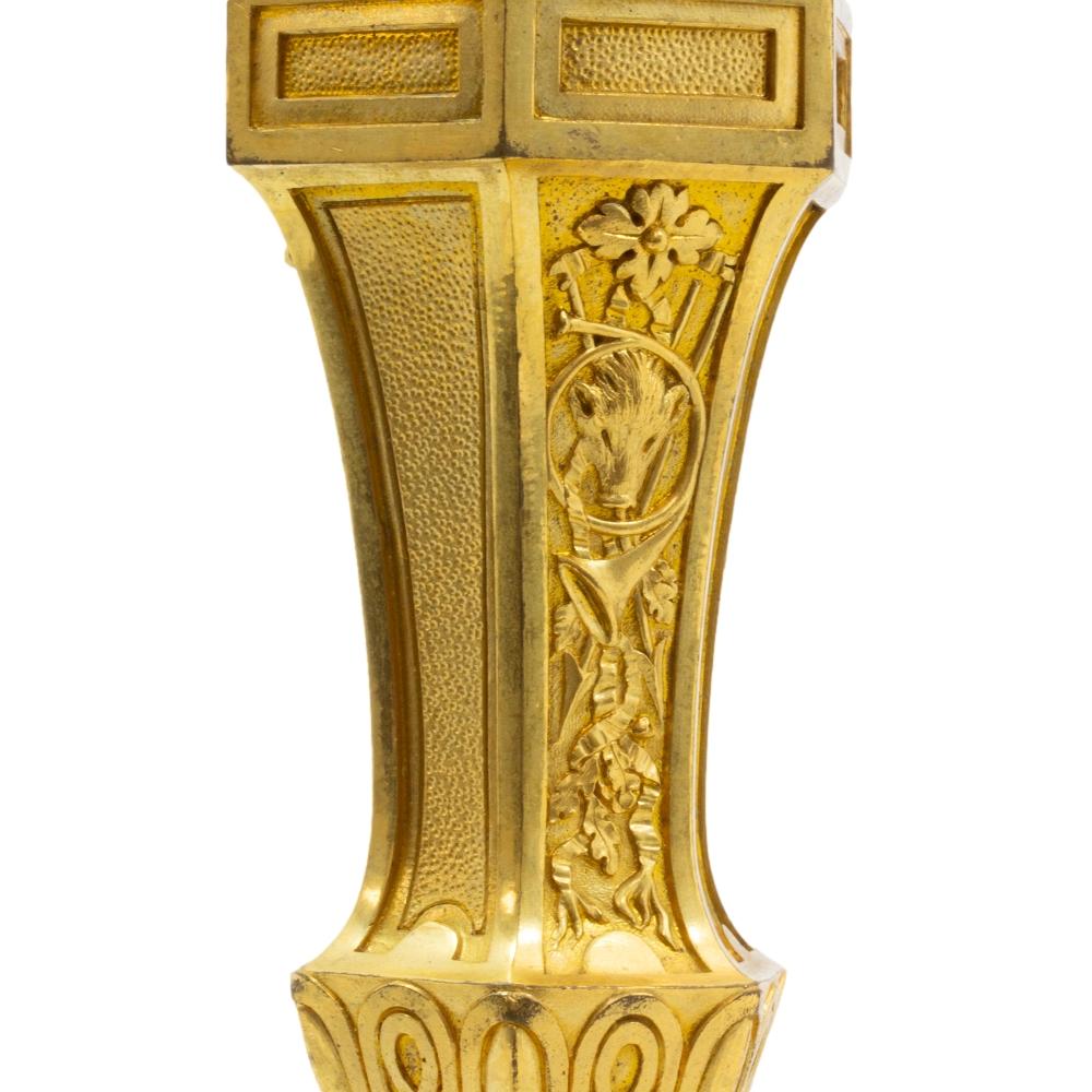 Paire de candélabres en bronze doré de style Louis XIV Henry Dasson en vente 7